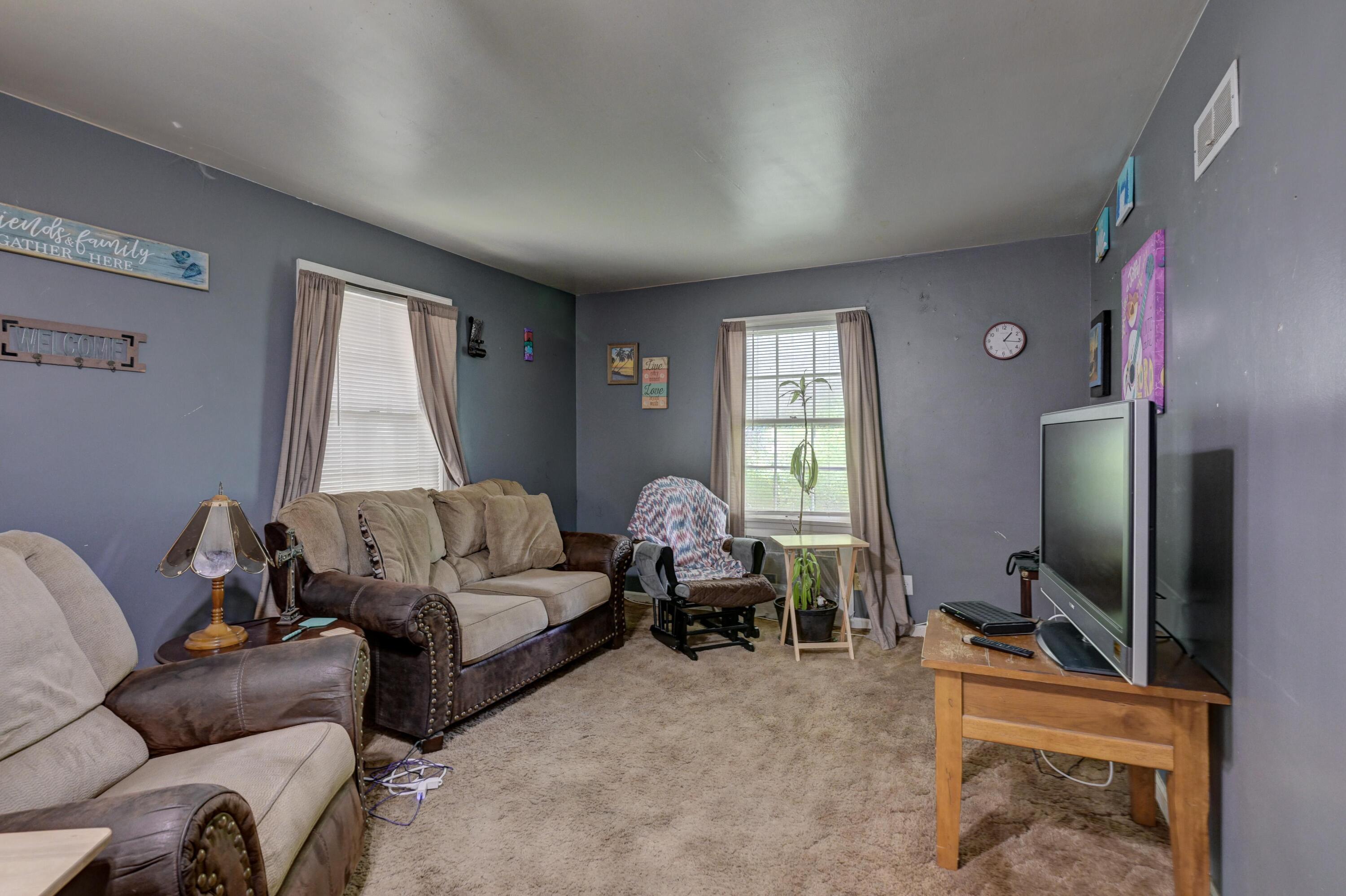 720 Kentland Drive Property Photo 6