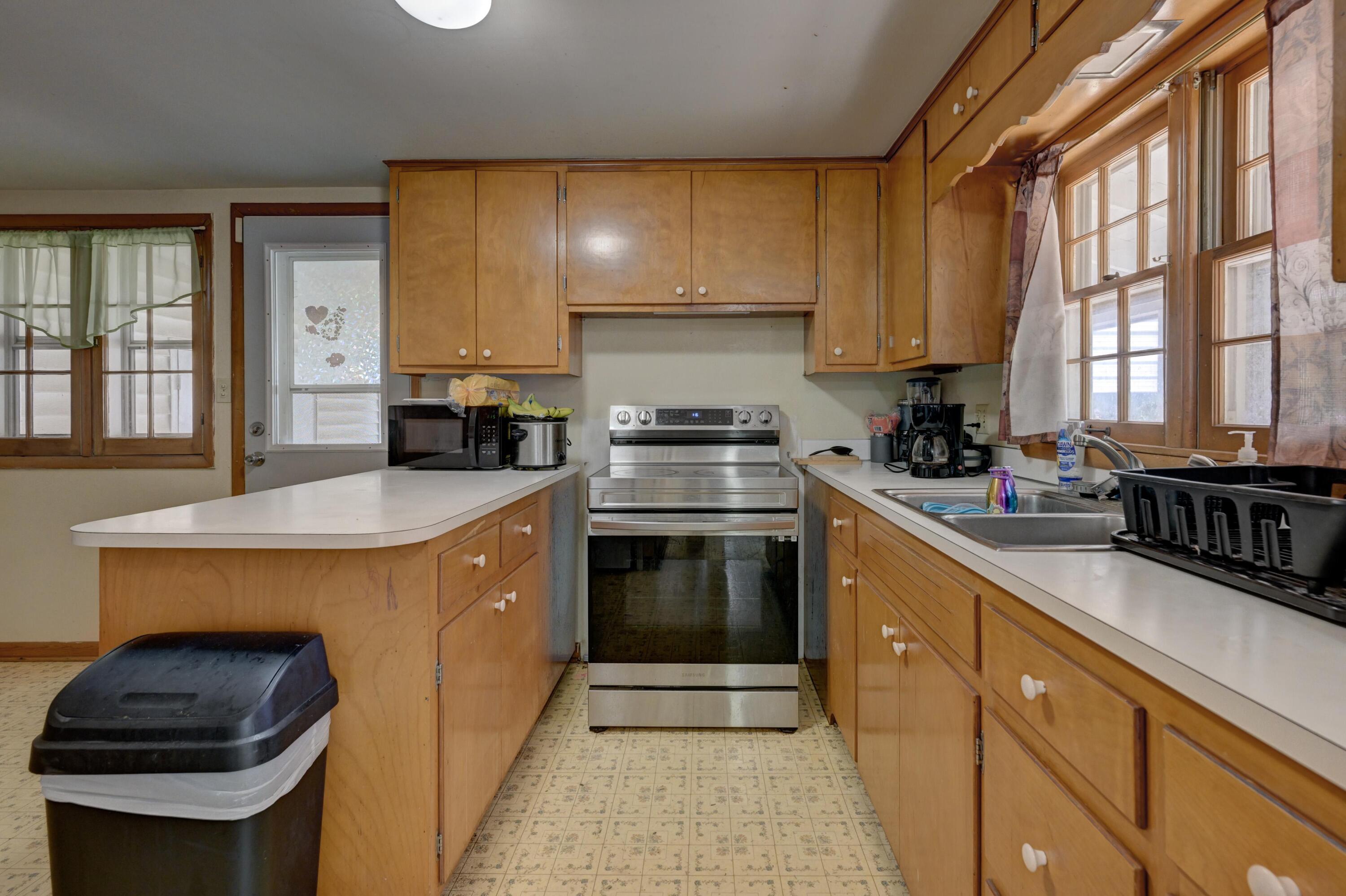 720 Kentland Drive Property Photo 14