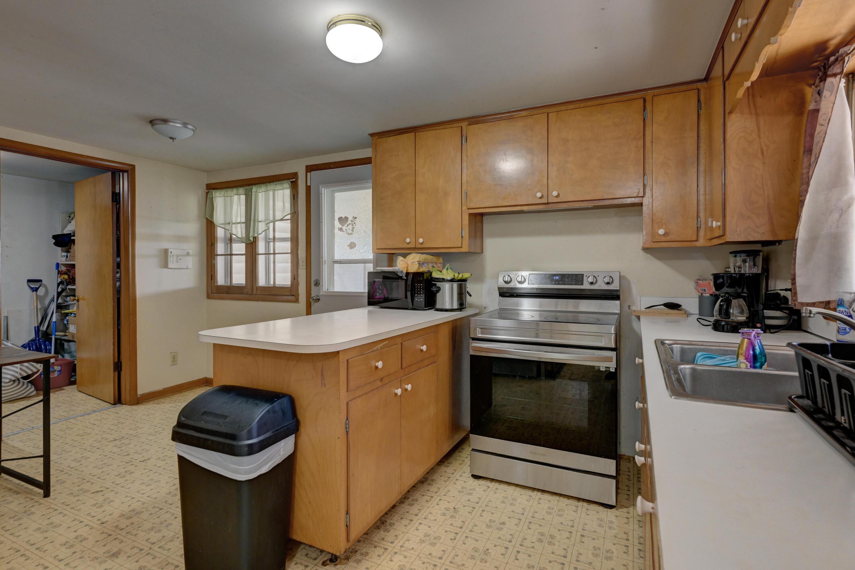 720 Kentland Drive Property Photo 15