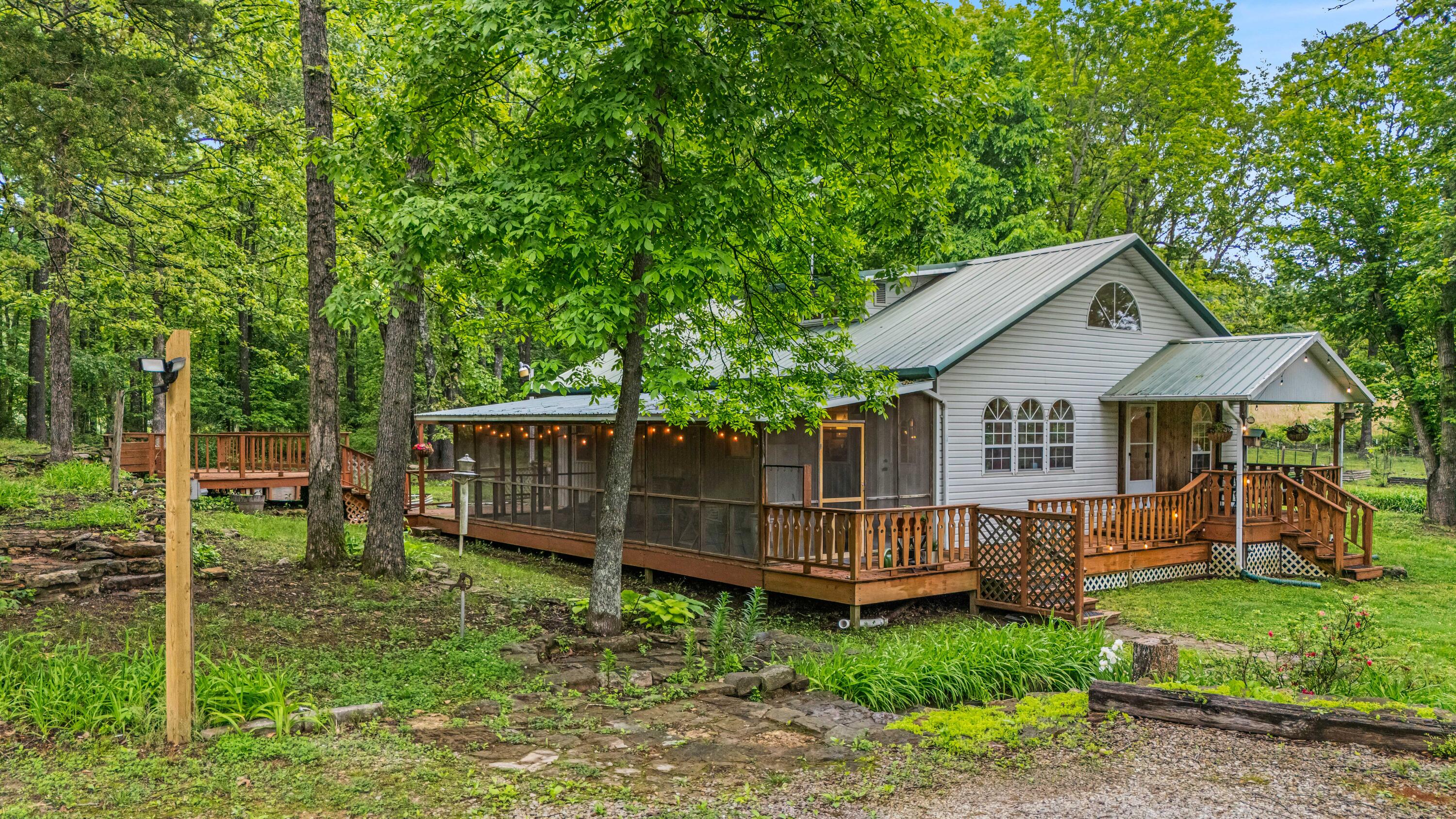 9616 County Road 6310 Property Photo