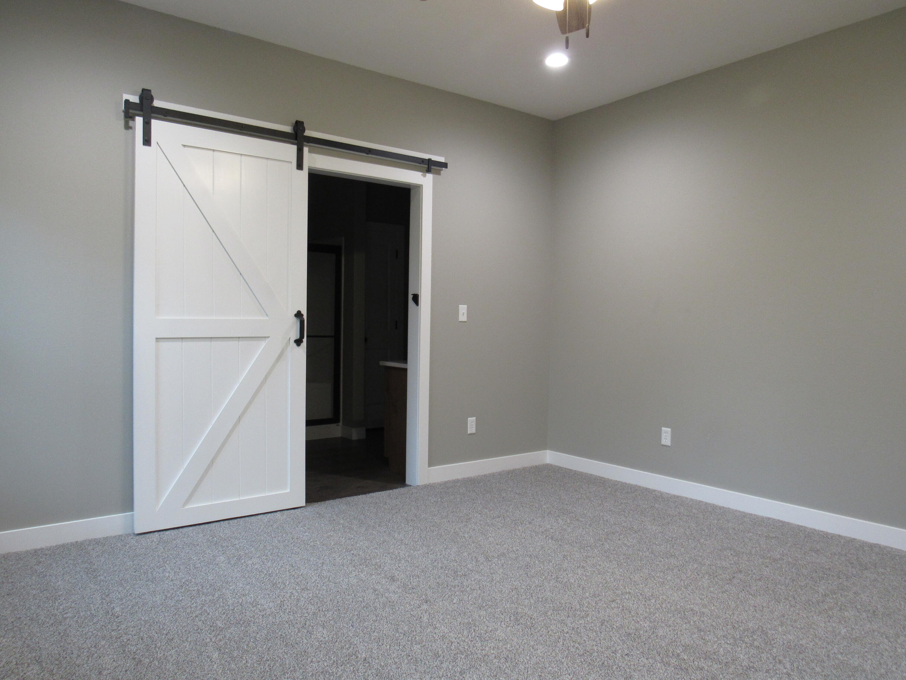 748 Birdsong Lane Property Photo 22