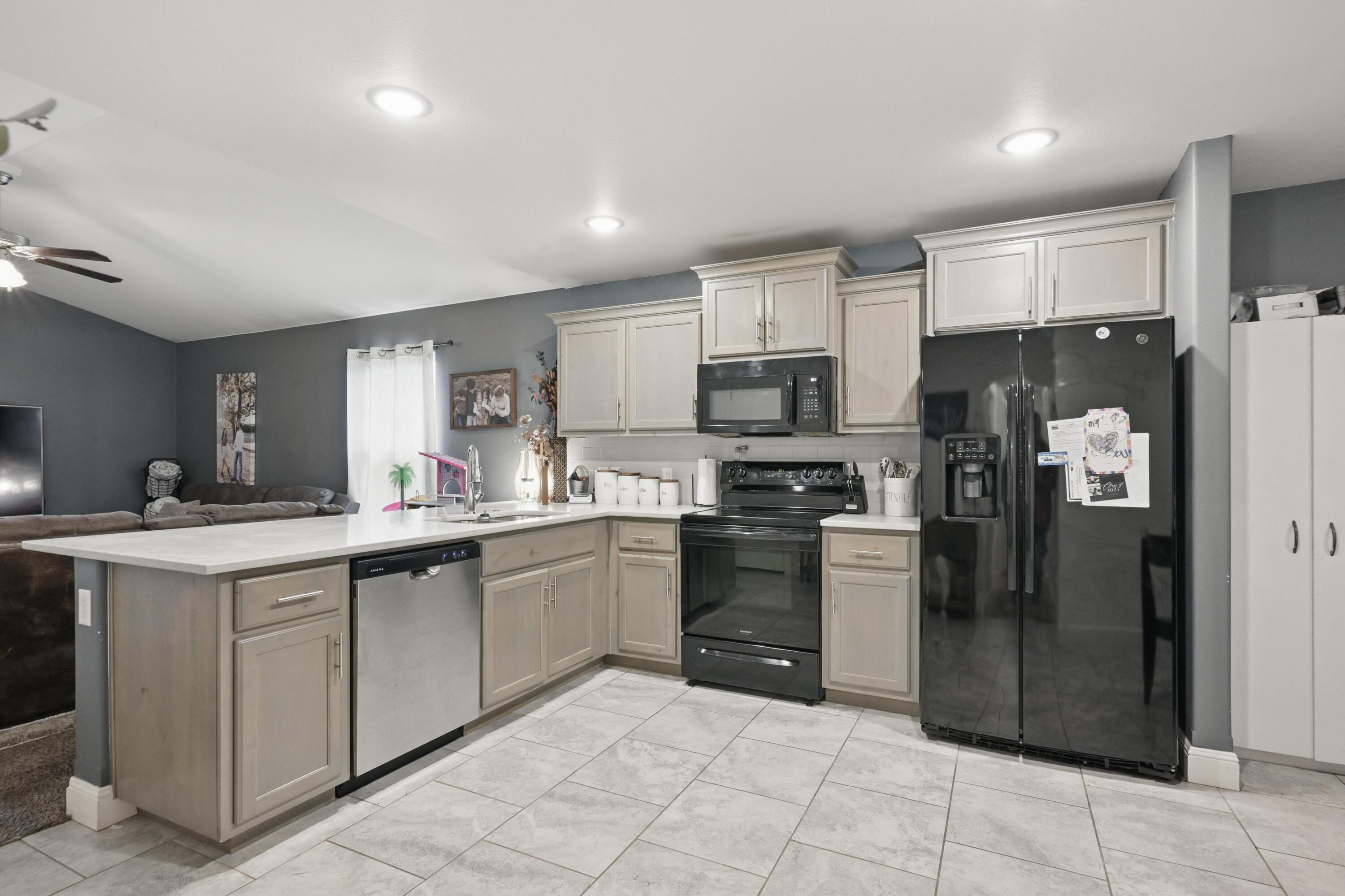 2102 Birdie Lane Property Photo 6