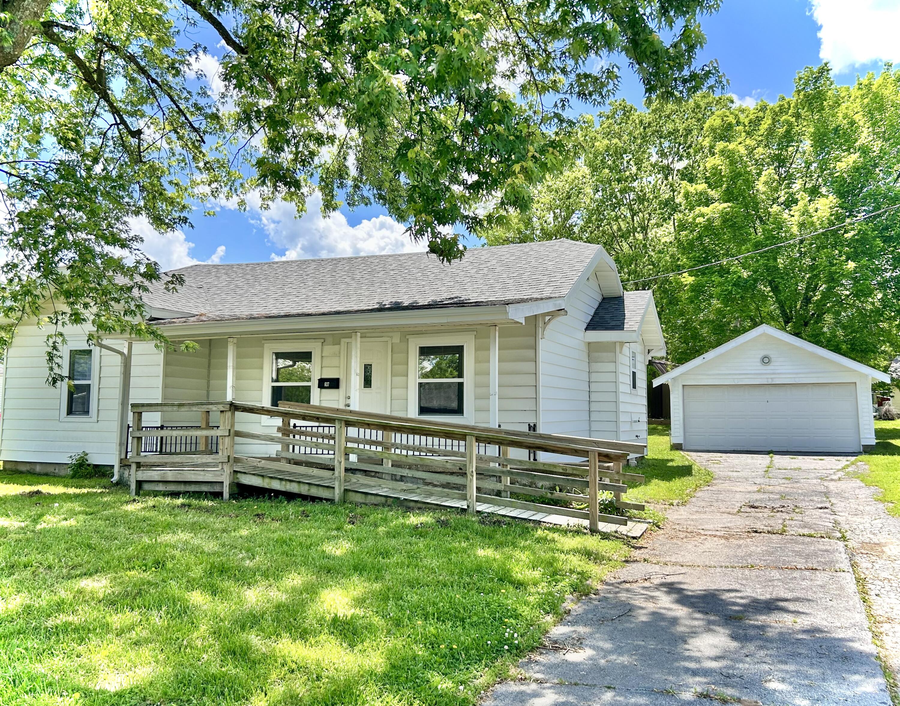 637 North Main Avenue Property Photo 1
