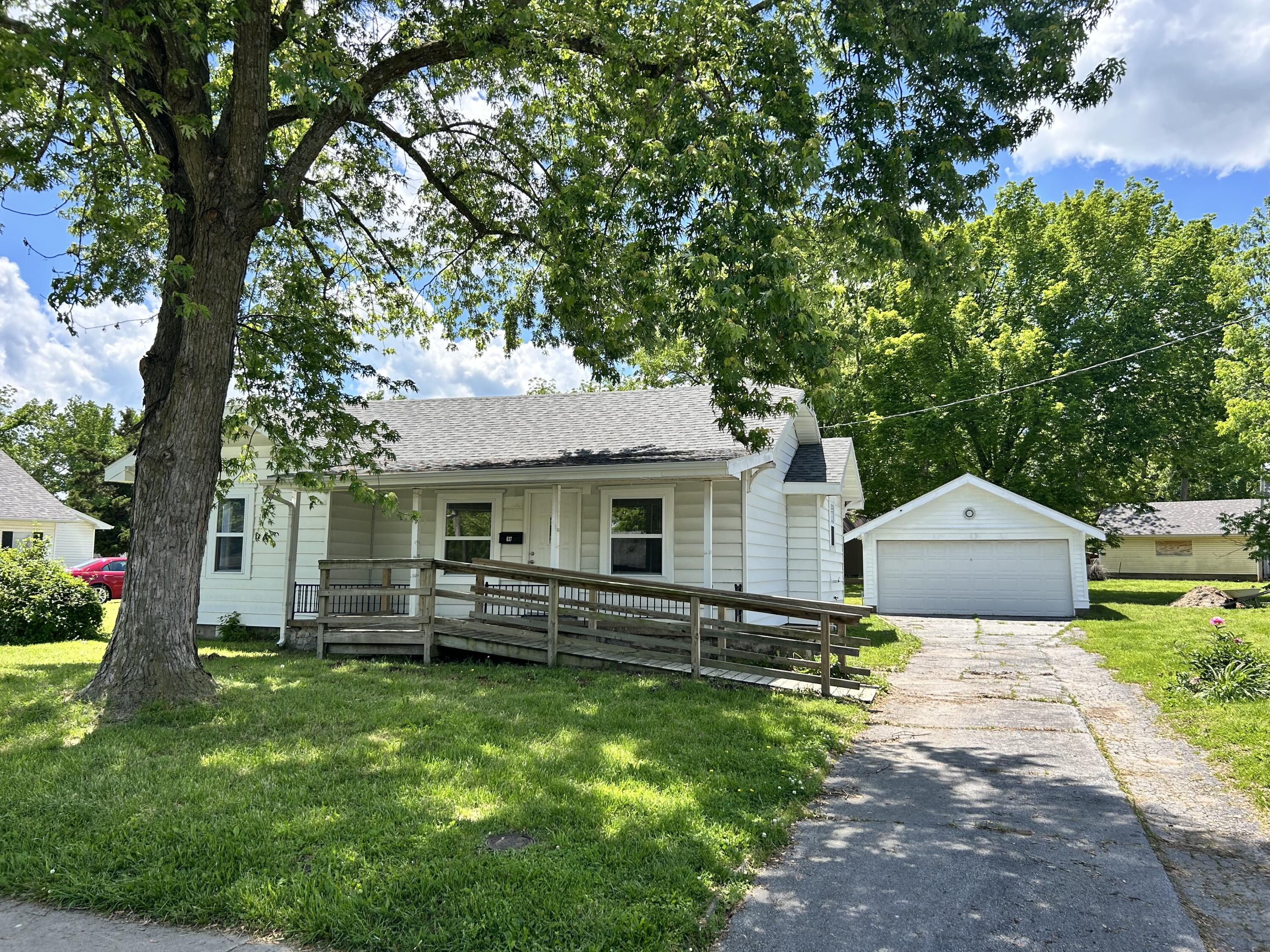 637 North Main Avenue Property Photo 2