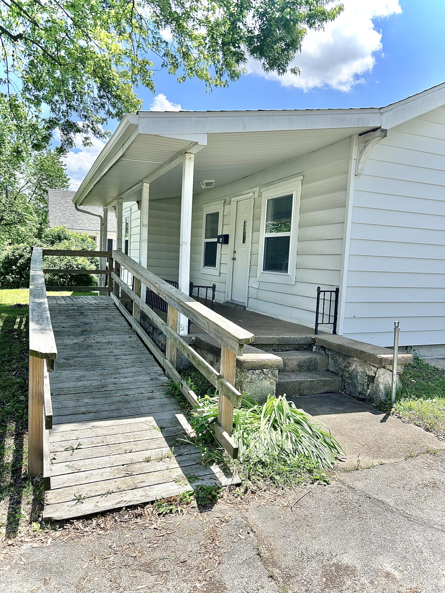 637 North Main Avenue Property Photo 3