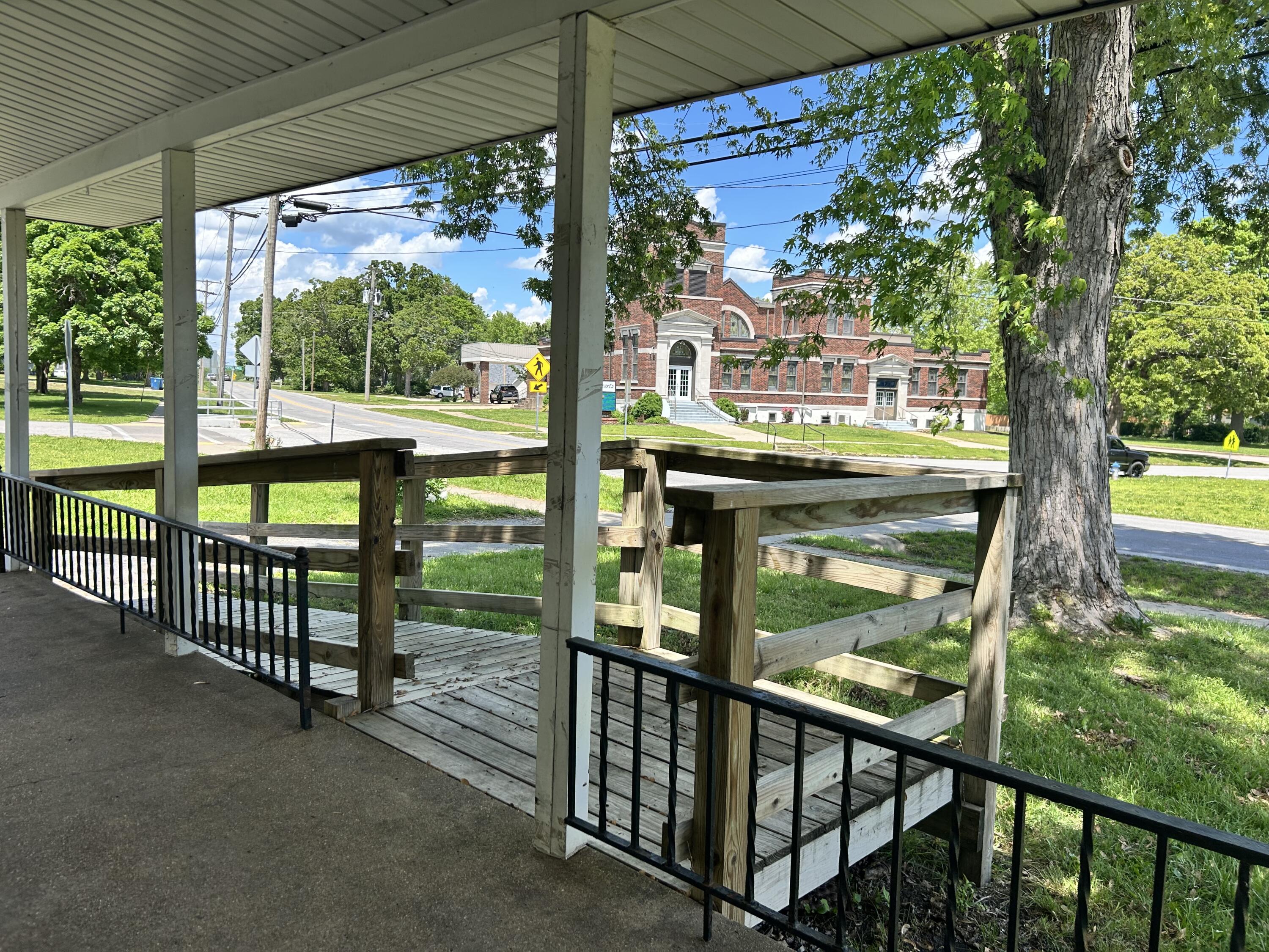 637 North Main Avenue Property Photo 4