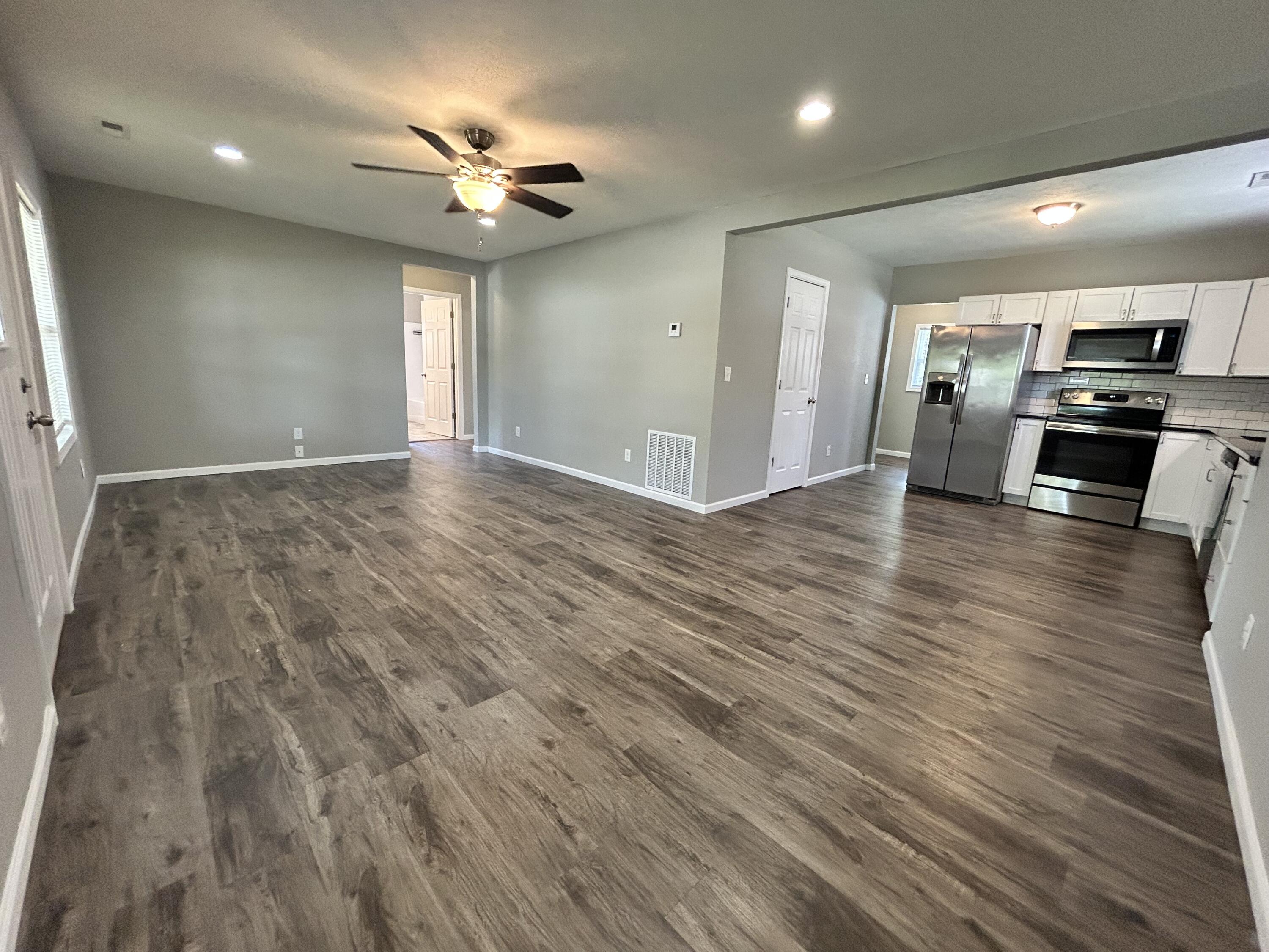 637 North Main Avenue Property Photo 6