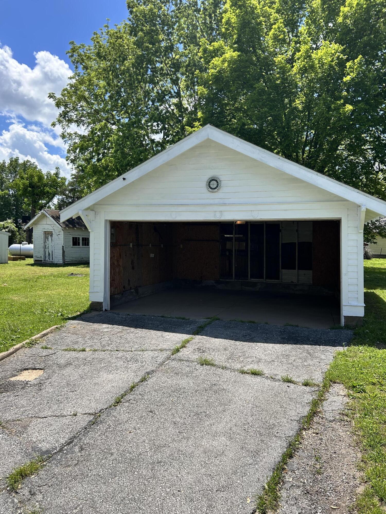 637 North Main Avenue Property Photo 29