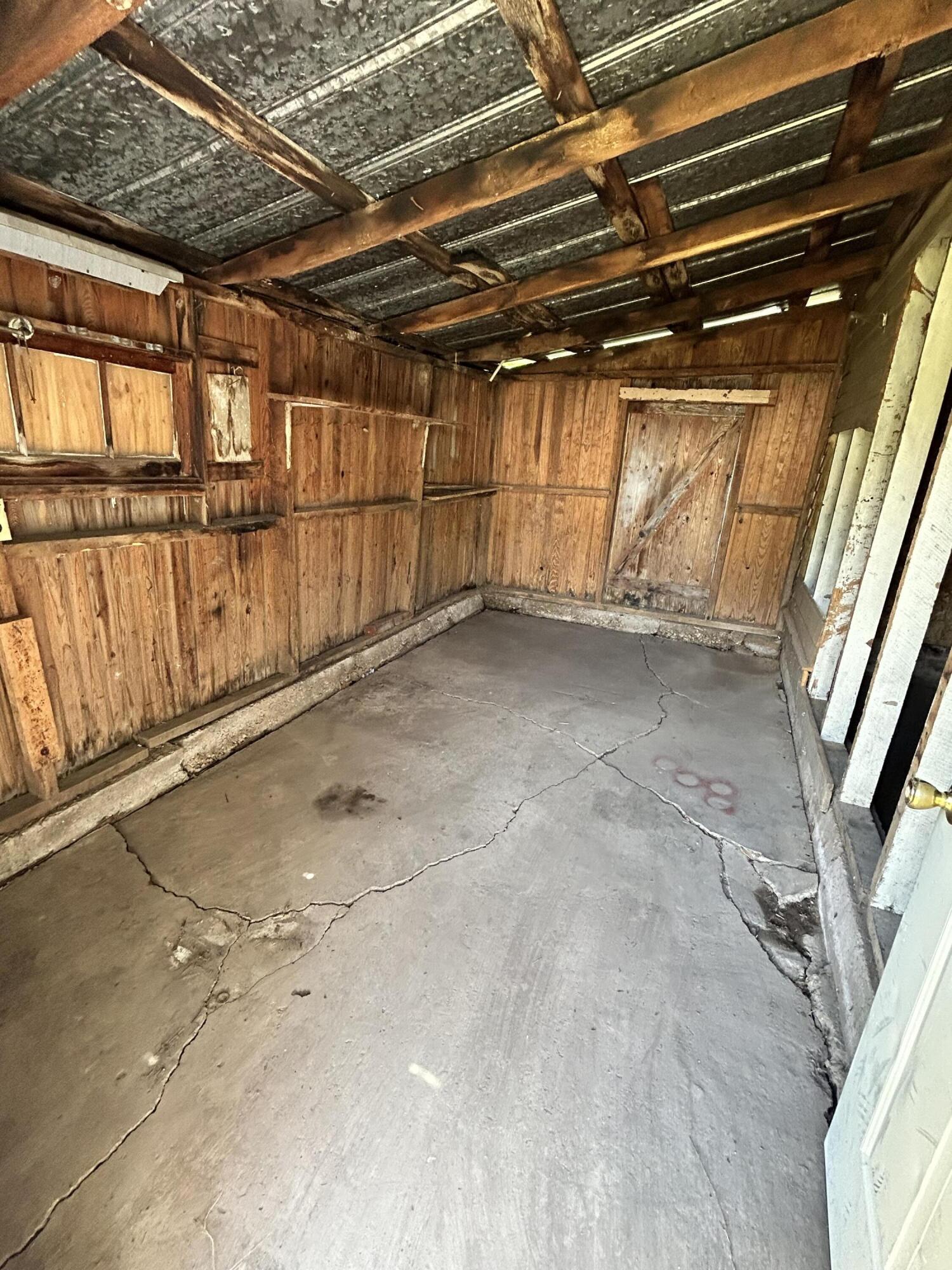637 North Main Avenue Property Photo 36