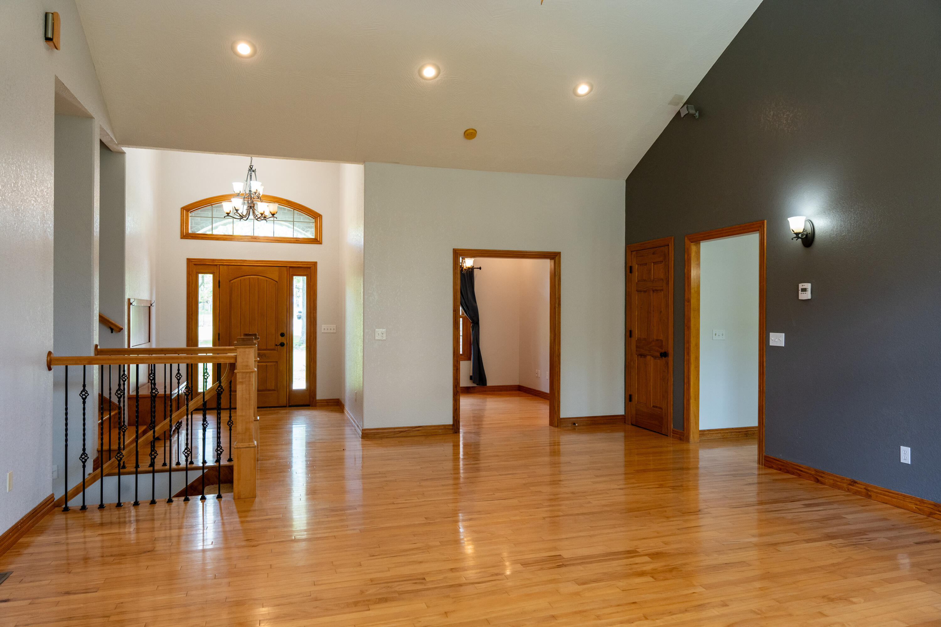 1099 East Julian Street Property Photo 9