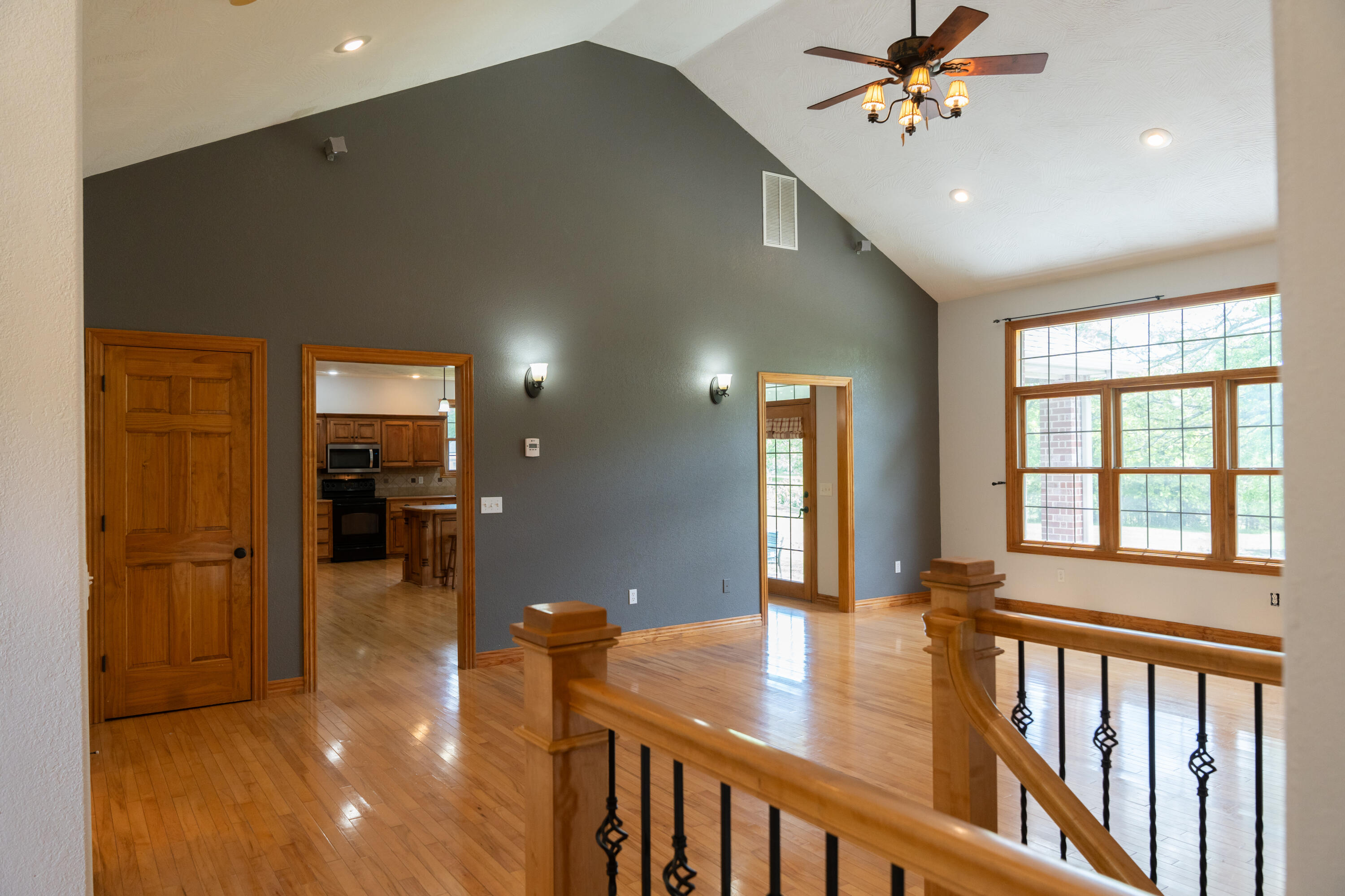 1099 East Julian Street Property Photo 13