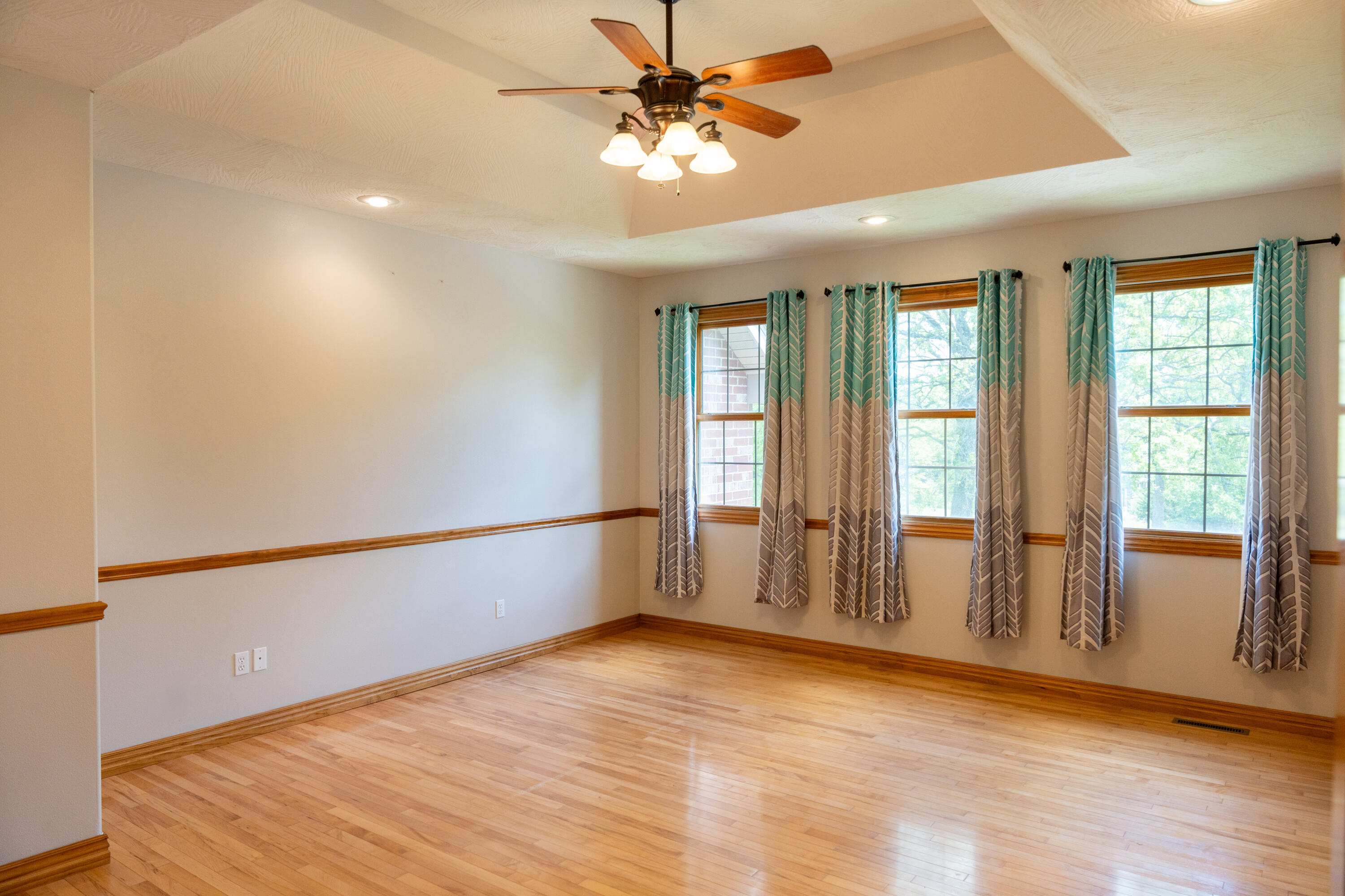 1099 East Julian Street Property Photo 19