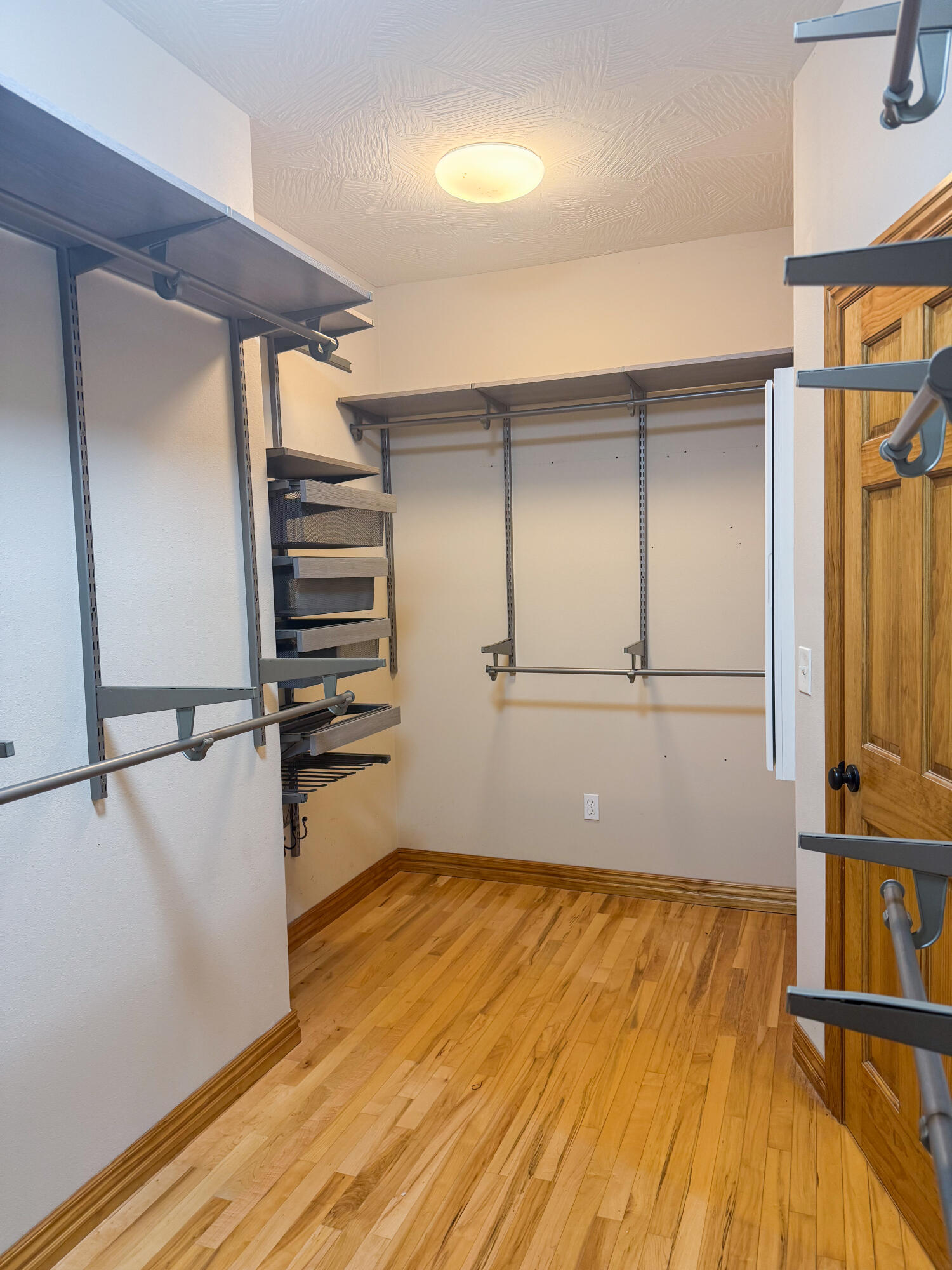 1099 East Julian Street Property Photo 27