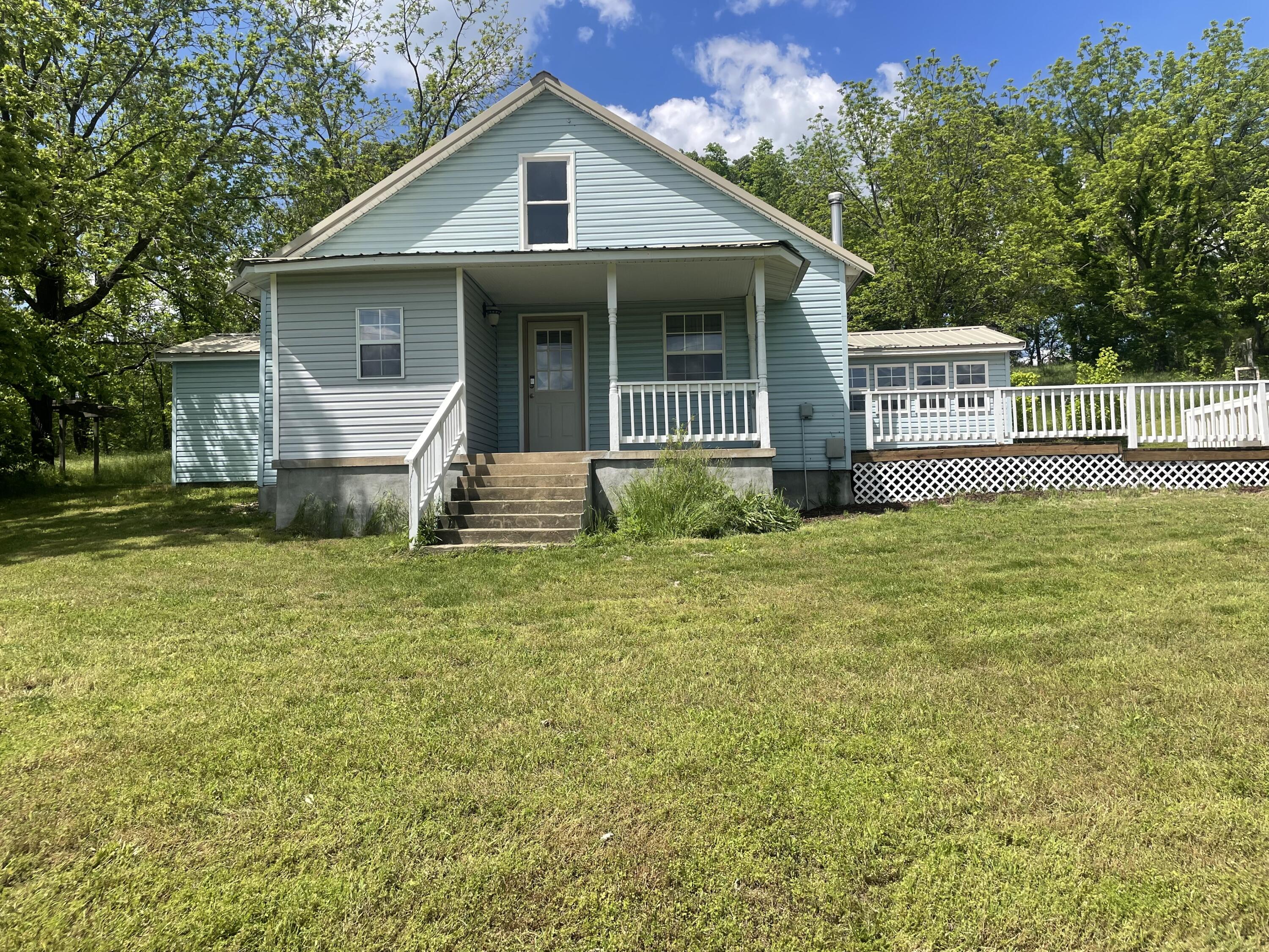 16090 Farm Road 2130 Property Photo 2
