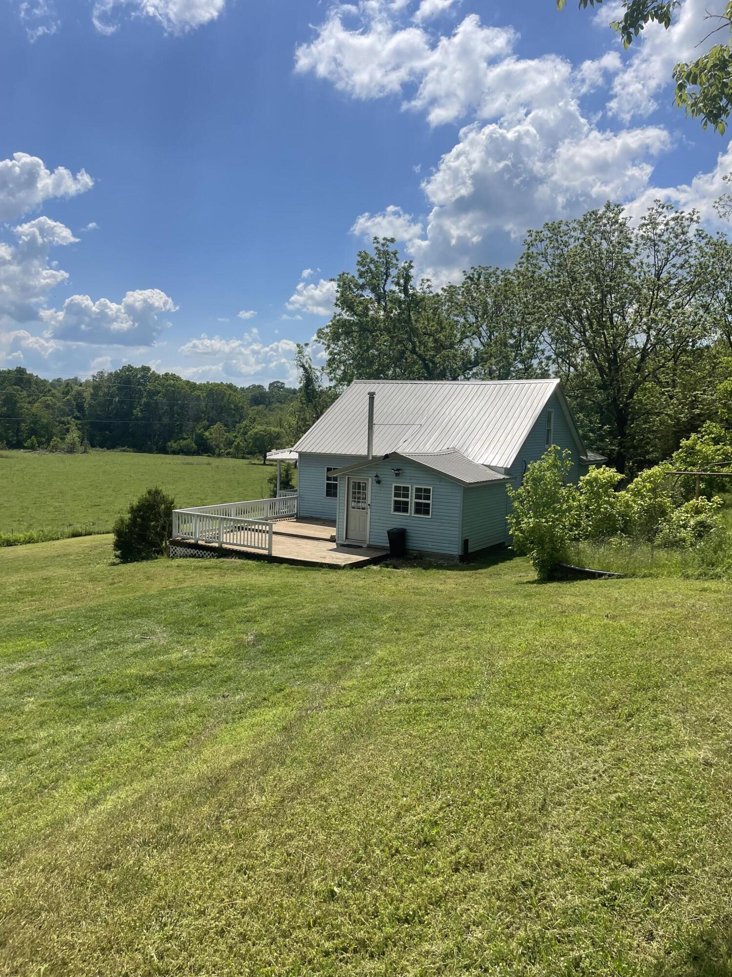 16090 Farm Road 2130 Property Photo 4