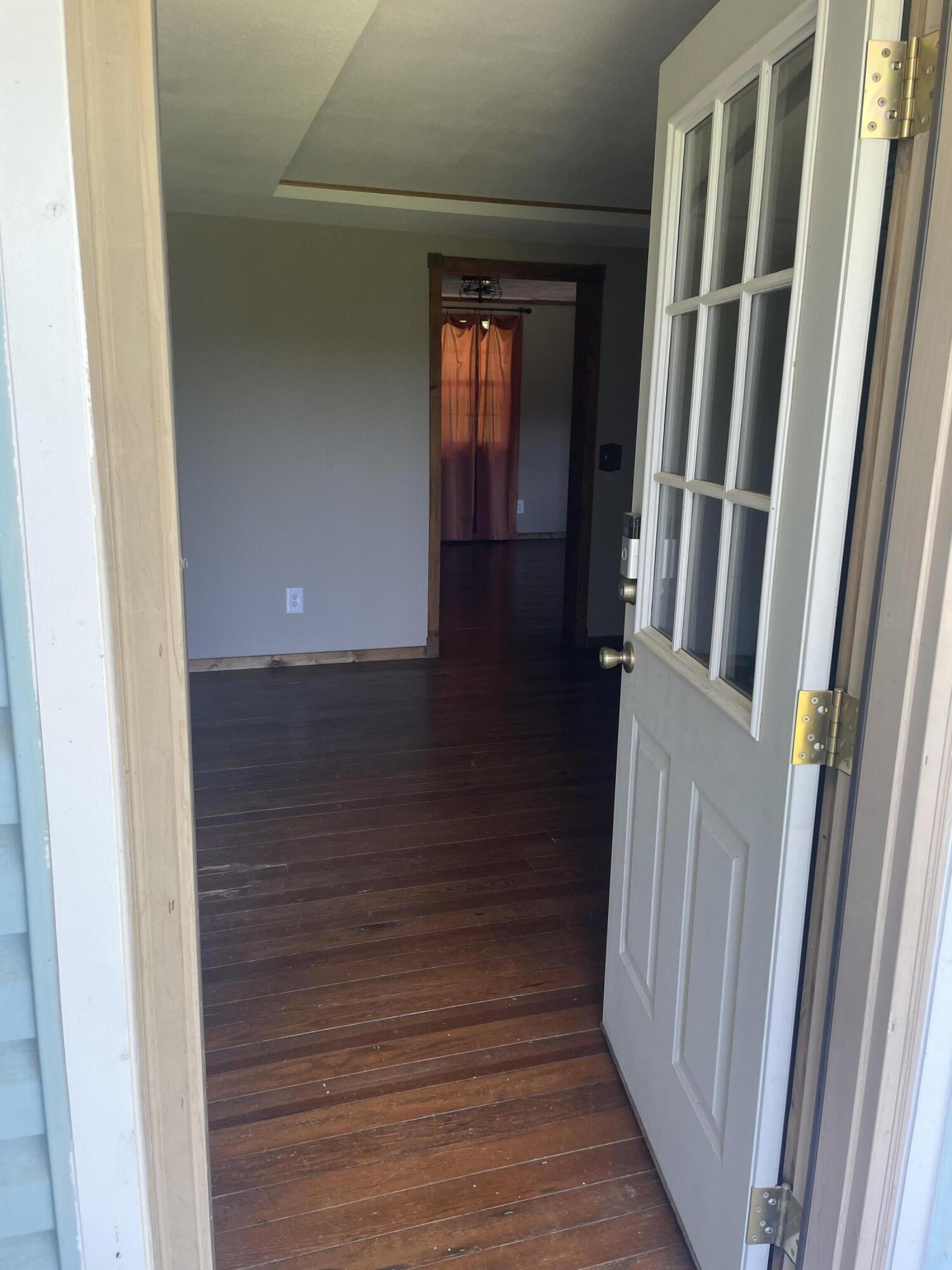 16090 Farm Road 2130 Property Photo 9