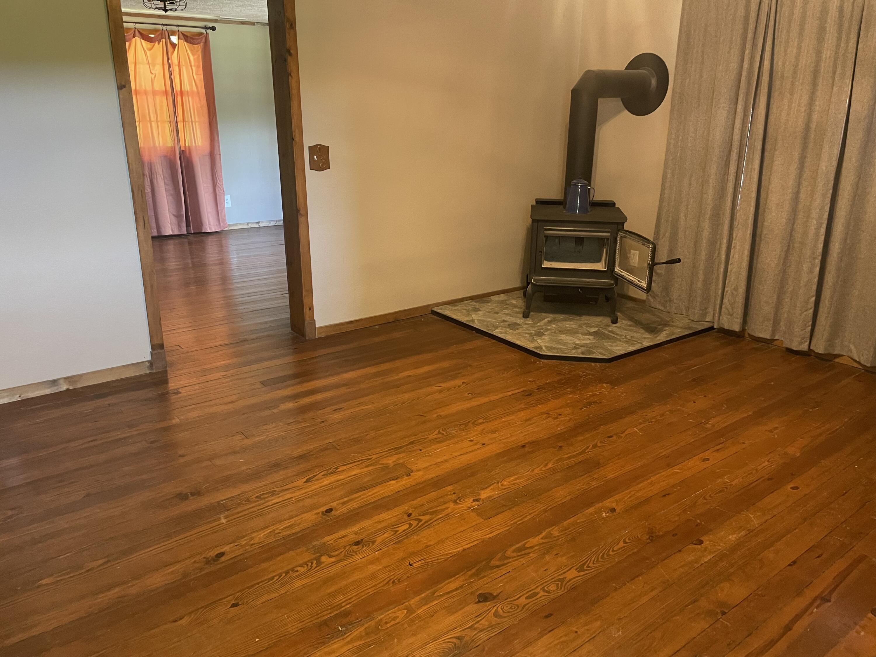 16090 Farm Road 2130 Property Photo 10