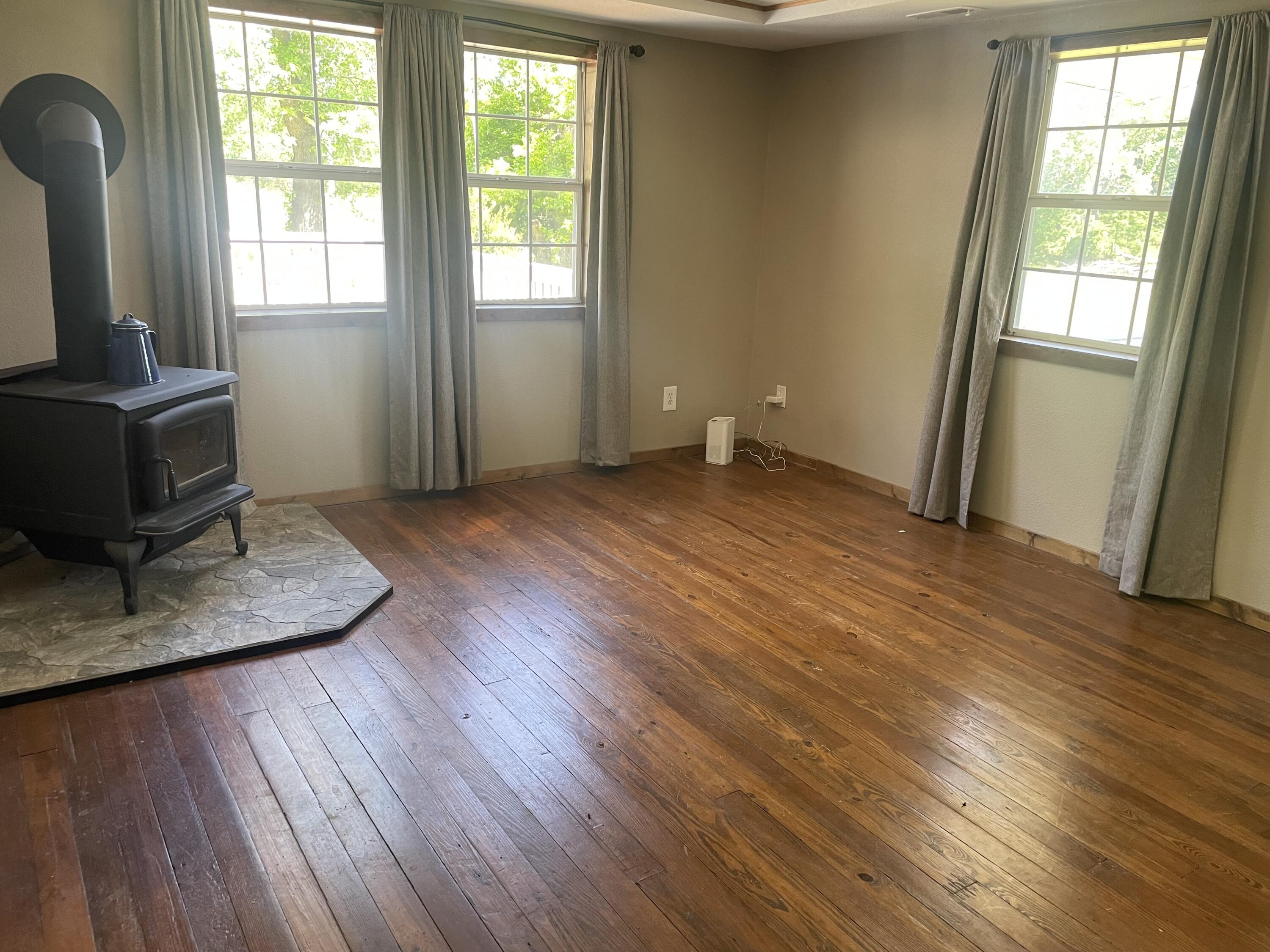 16090 Farm Road 2130 Property Photo 13