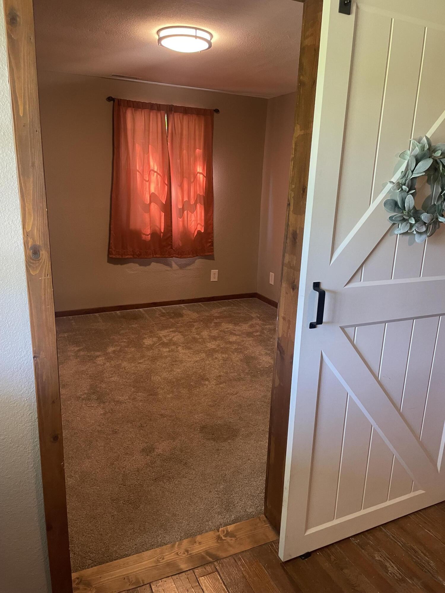 16090 Farm Road 2130 Property Photo 17
