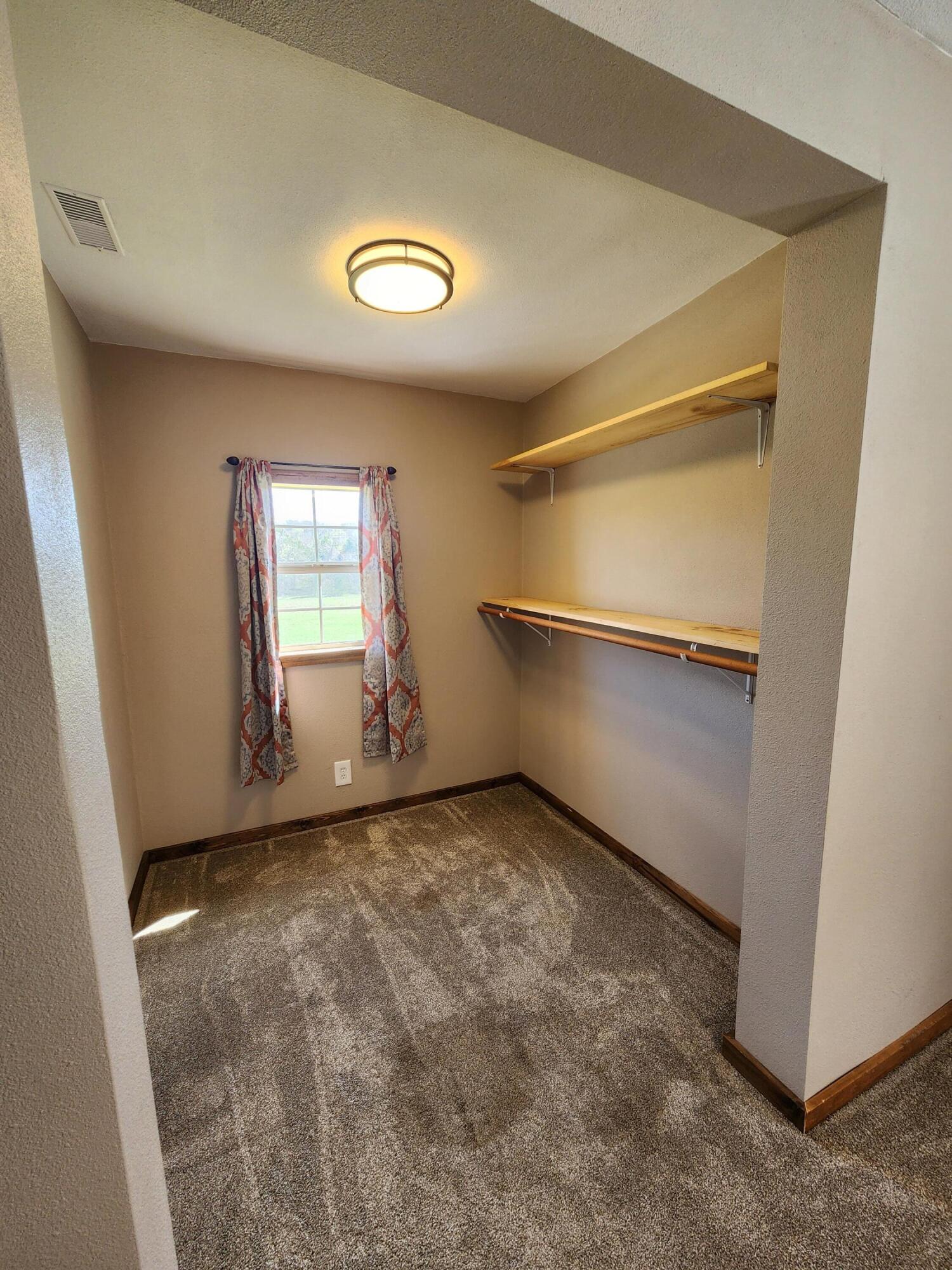 16090 Farm Road 2130 Property Photo 19