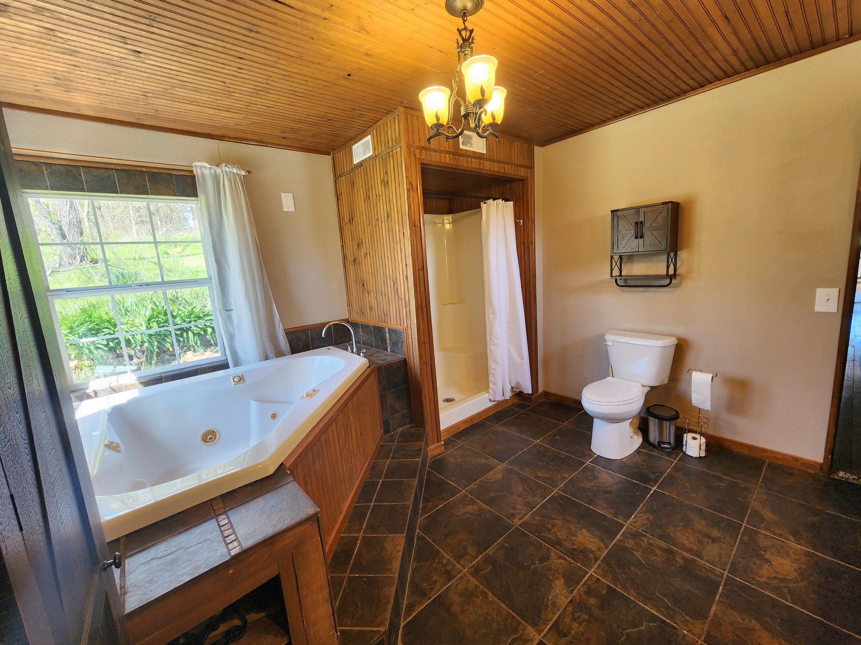 16090 Farm Road 2130 Property Photo 20