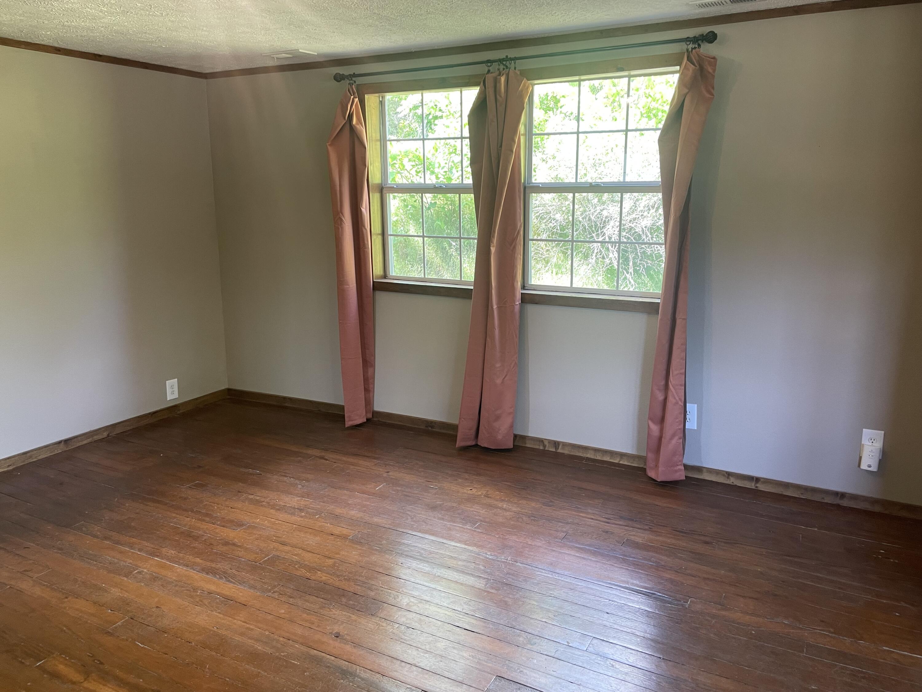 16090 Farm Road 2130 Property Photo 30