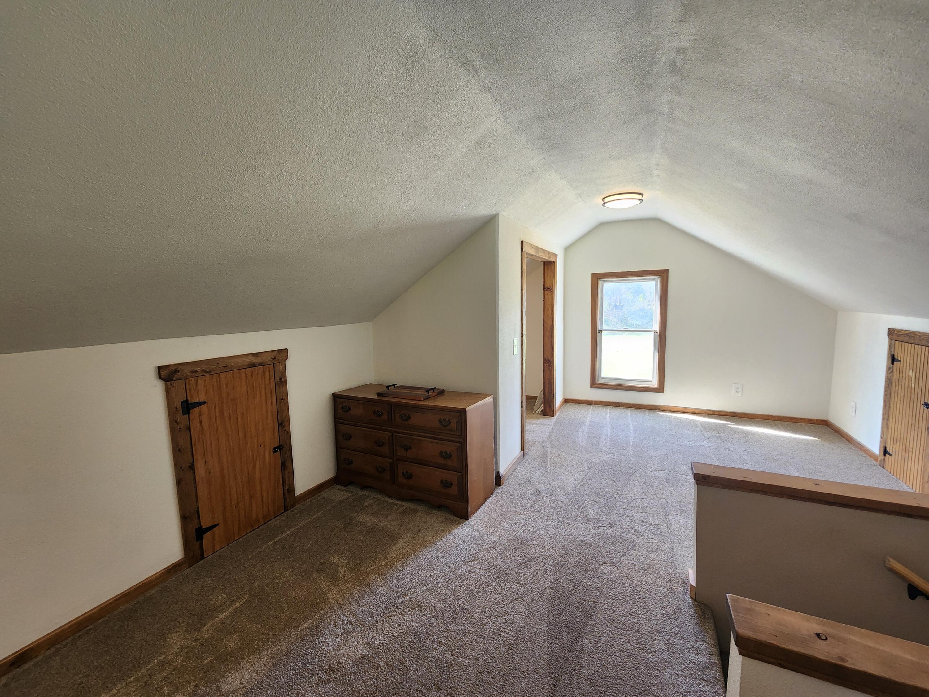 16090 Farm Road 2130 Property Photo 33