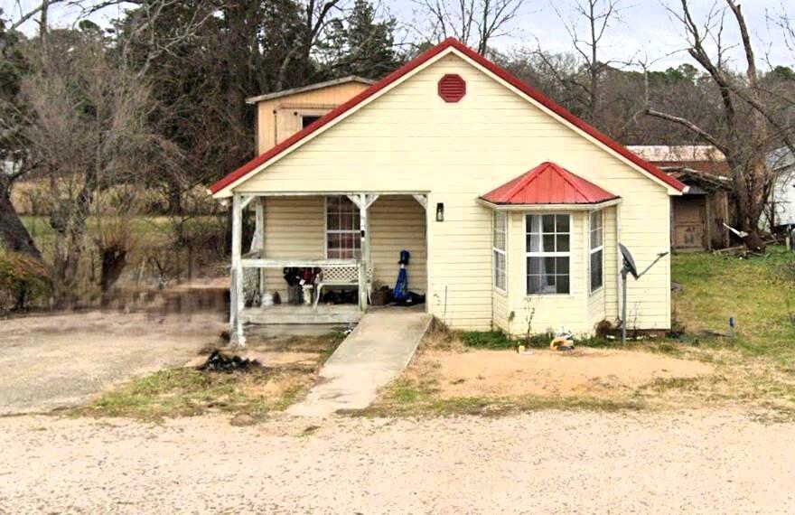 8438 State Highway 19 Property Photo 1