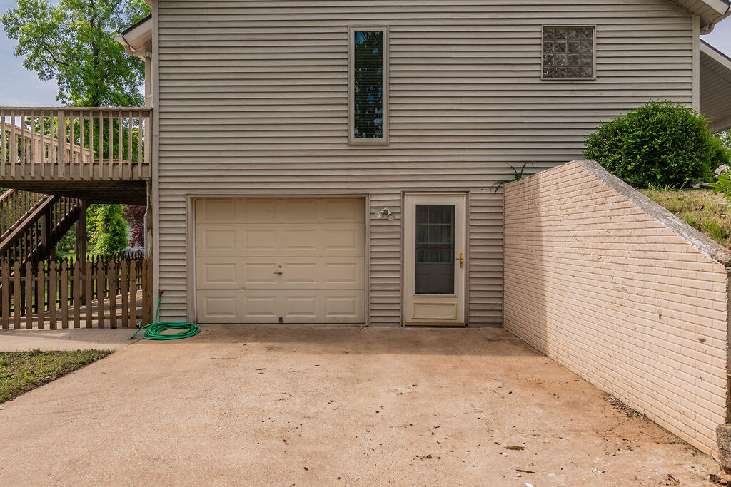 78 Elm Point Lane Property Photo 8