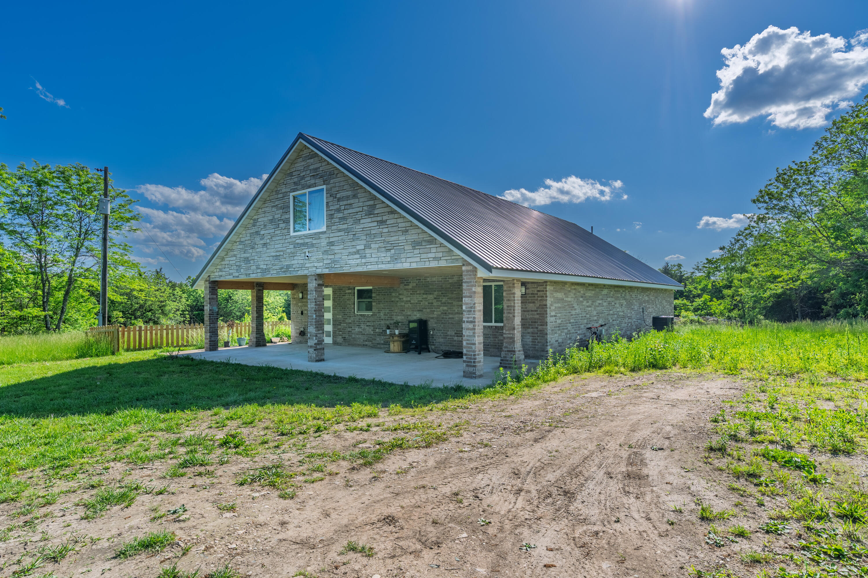 10481 North Farm Road 149 Property Photo