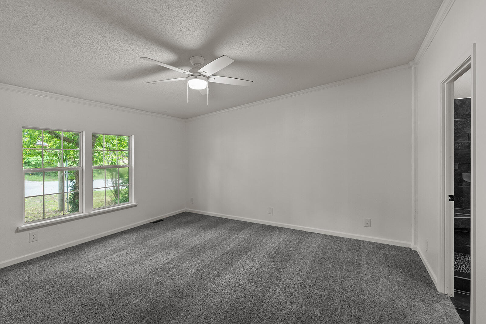 313 Laurel Street Property Photo 14