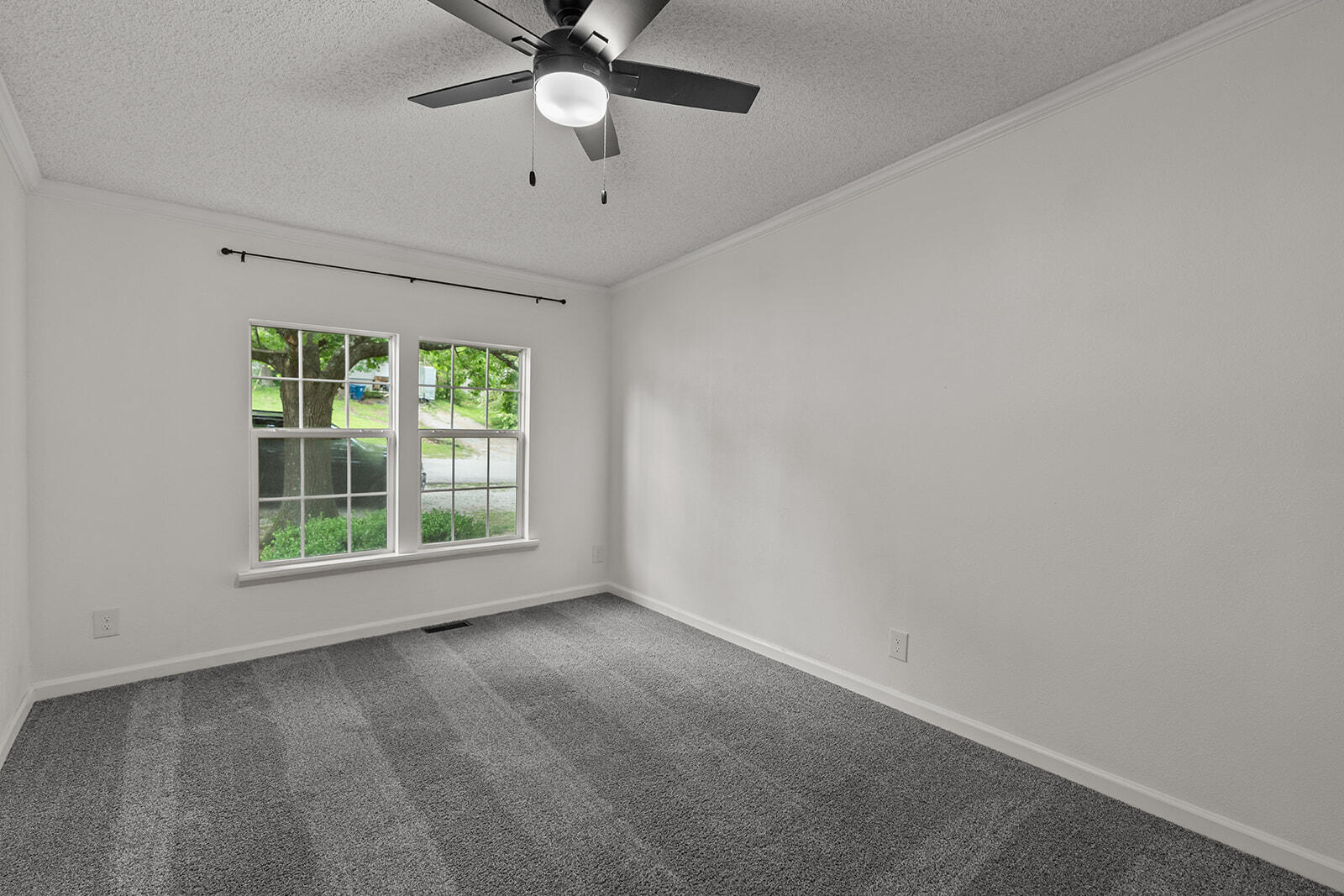313 Laurel Street Property Photo 21