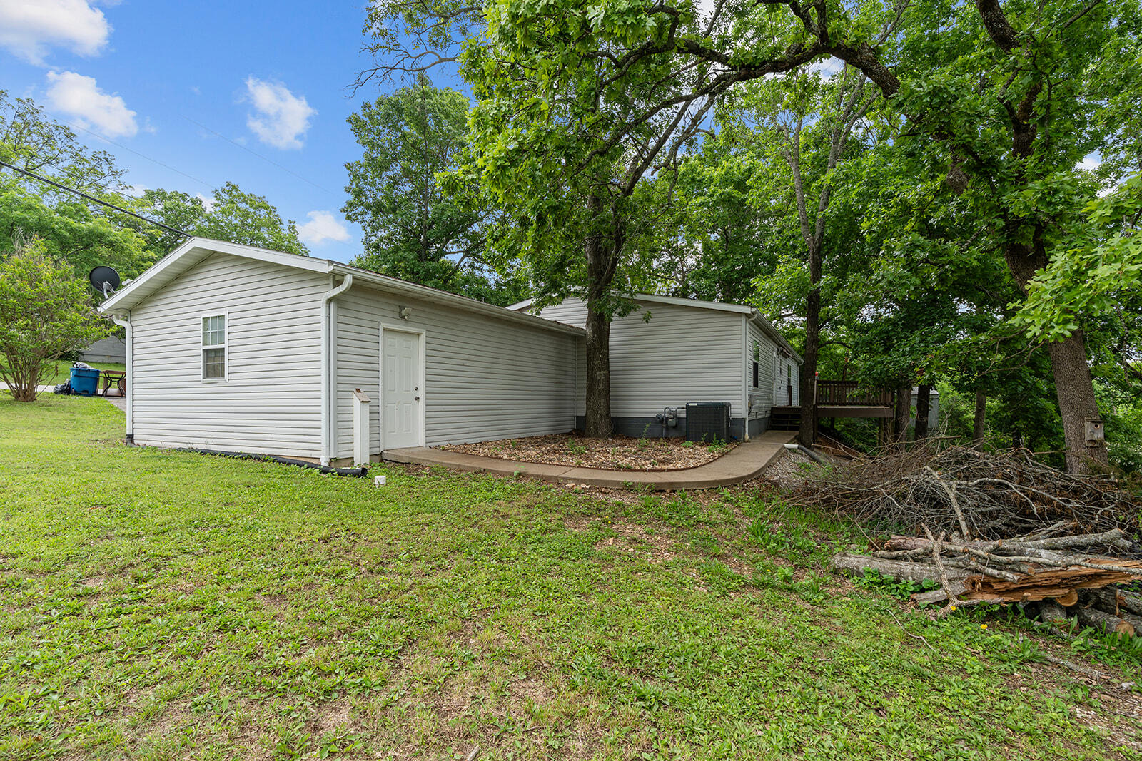 313 Laurel Street Property Photo 28