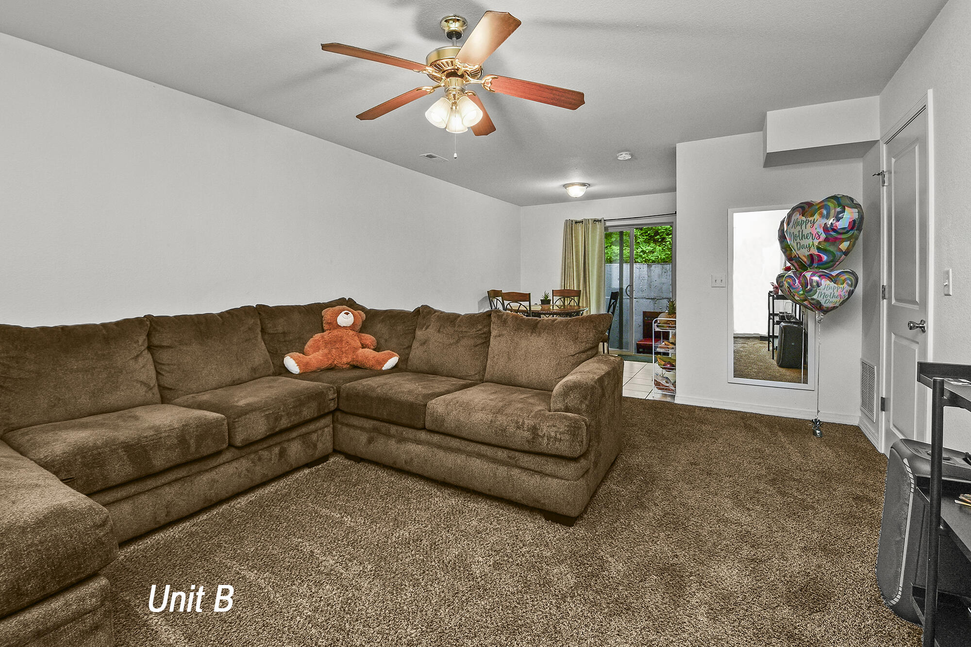 1292 Hillcrest Place Property Photo 6