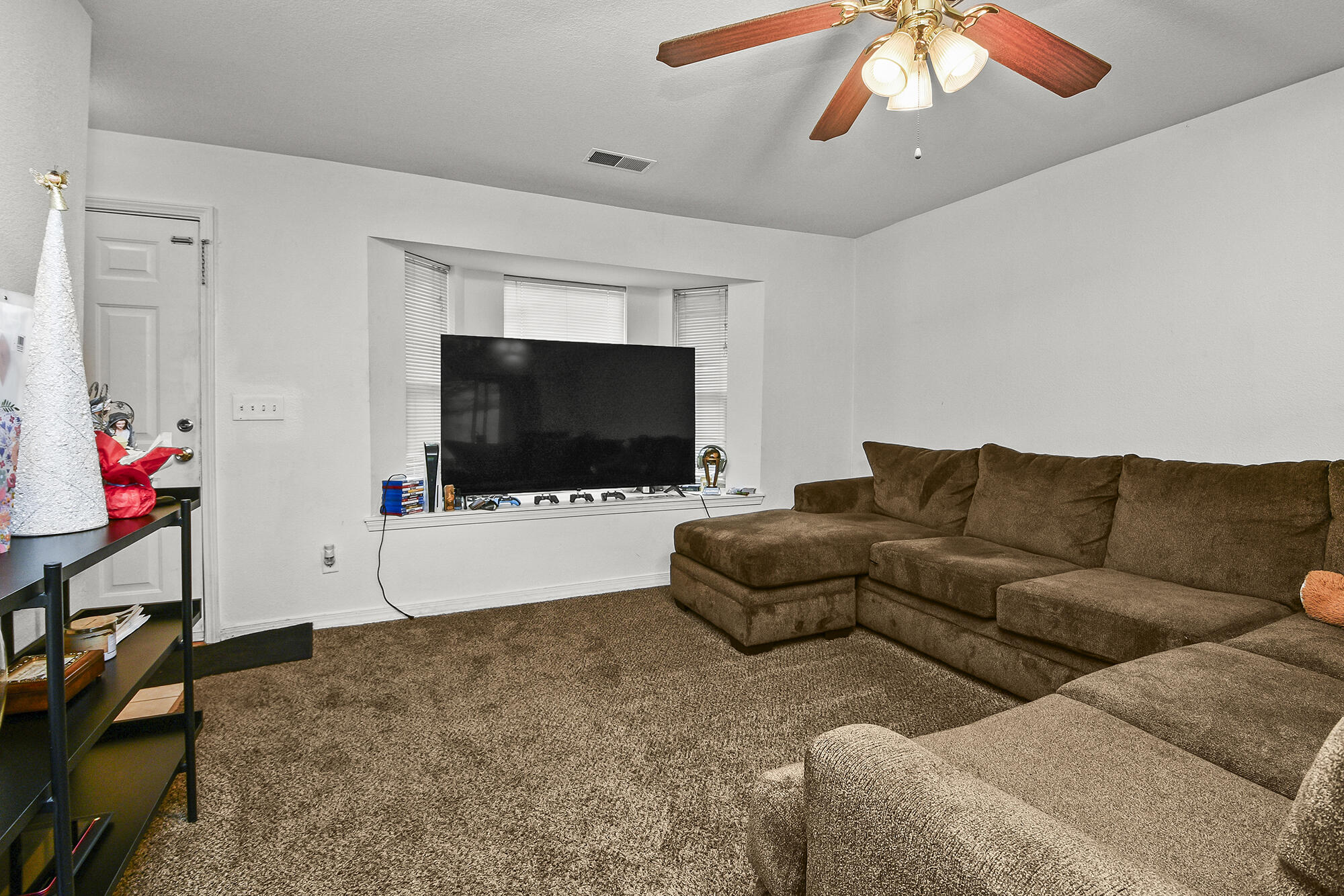 1292 Hillcrest Place Property Photo 8