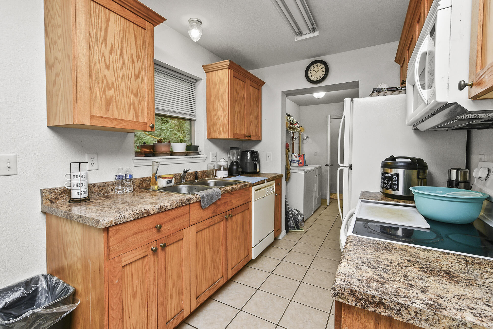 1292 Hillcrest Place Property Photo 11