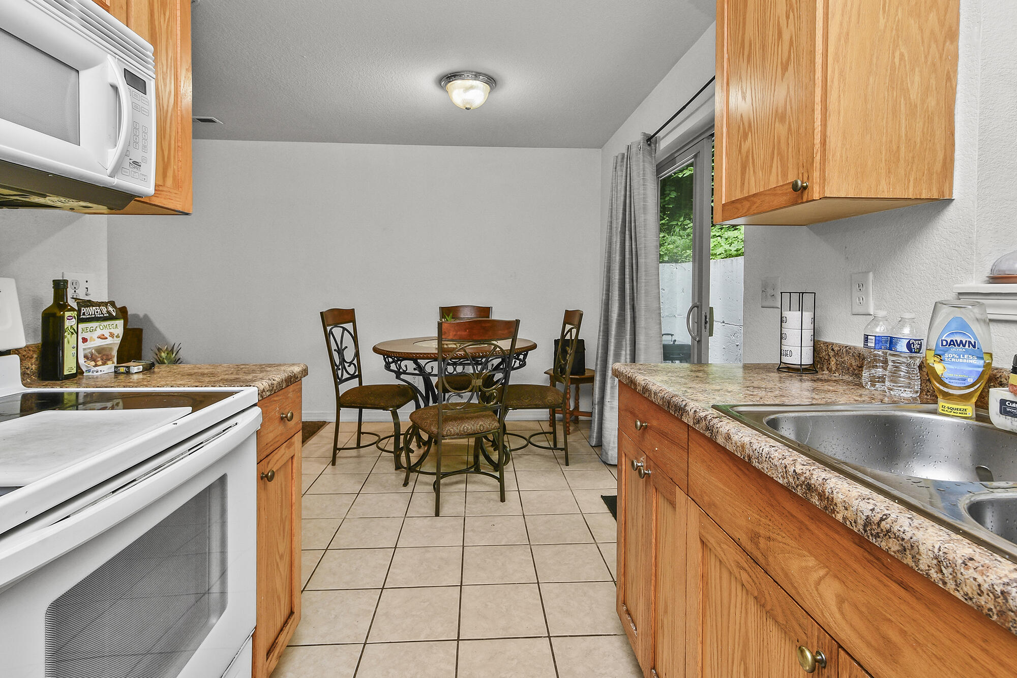 1292 Hillcrest Place Property Photo 12