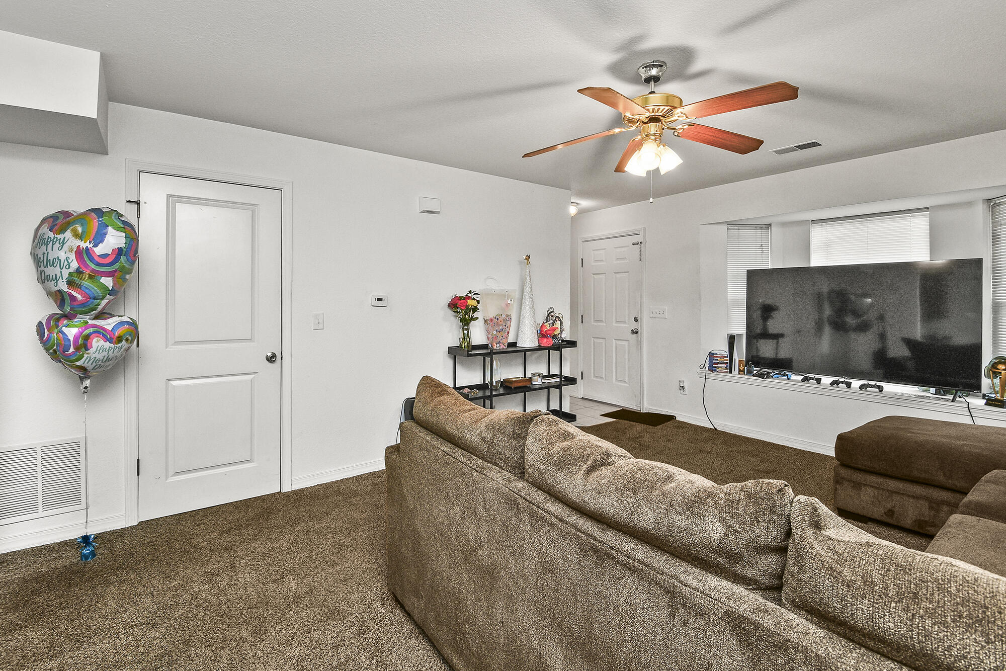 1292 Hillcrest Place Property Photo 14