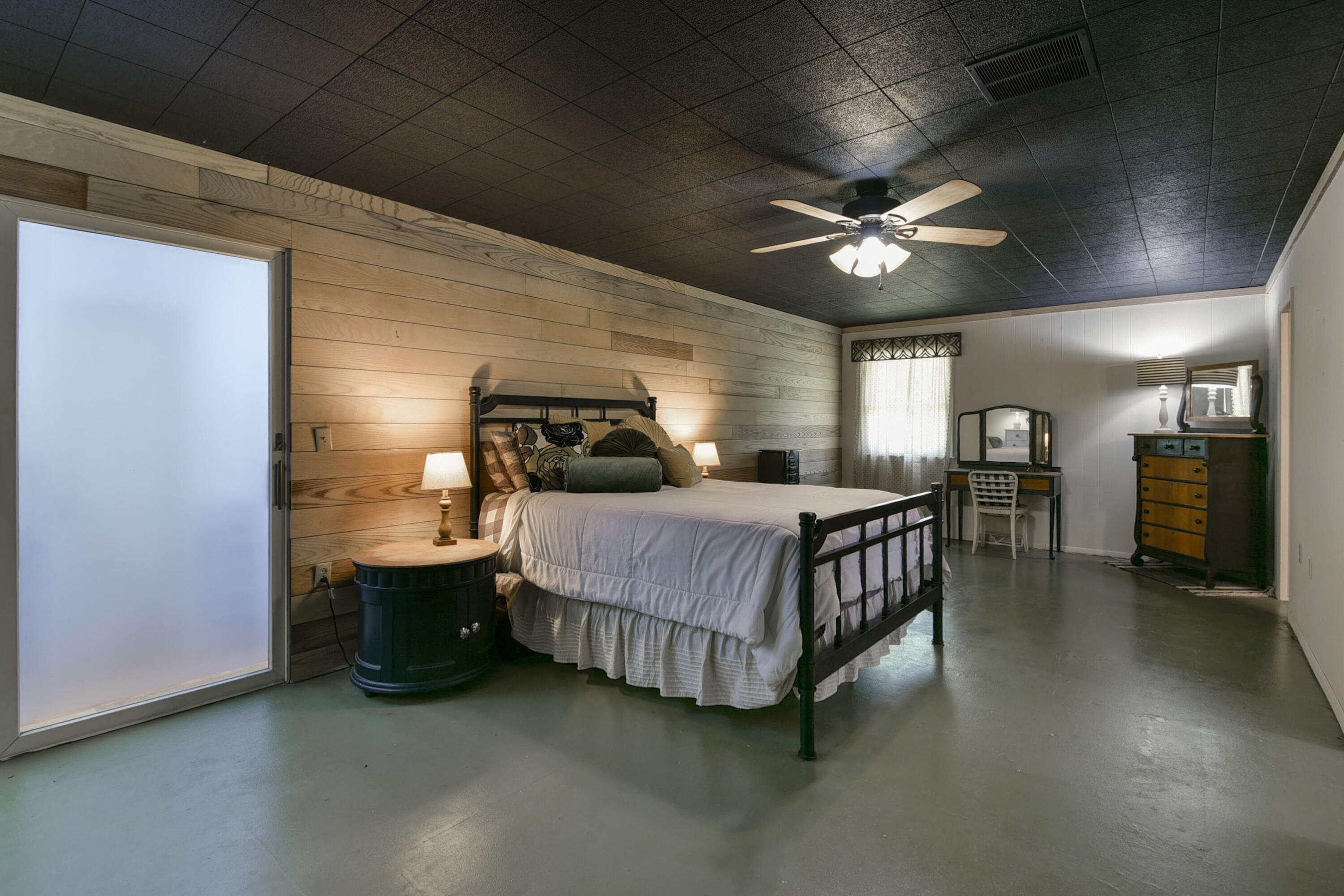 12056 Farm Road 1100 Property Photo 20