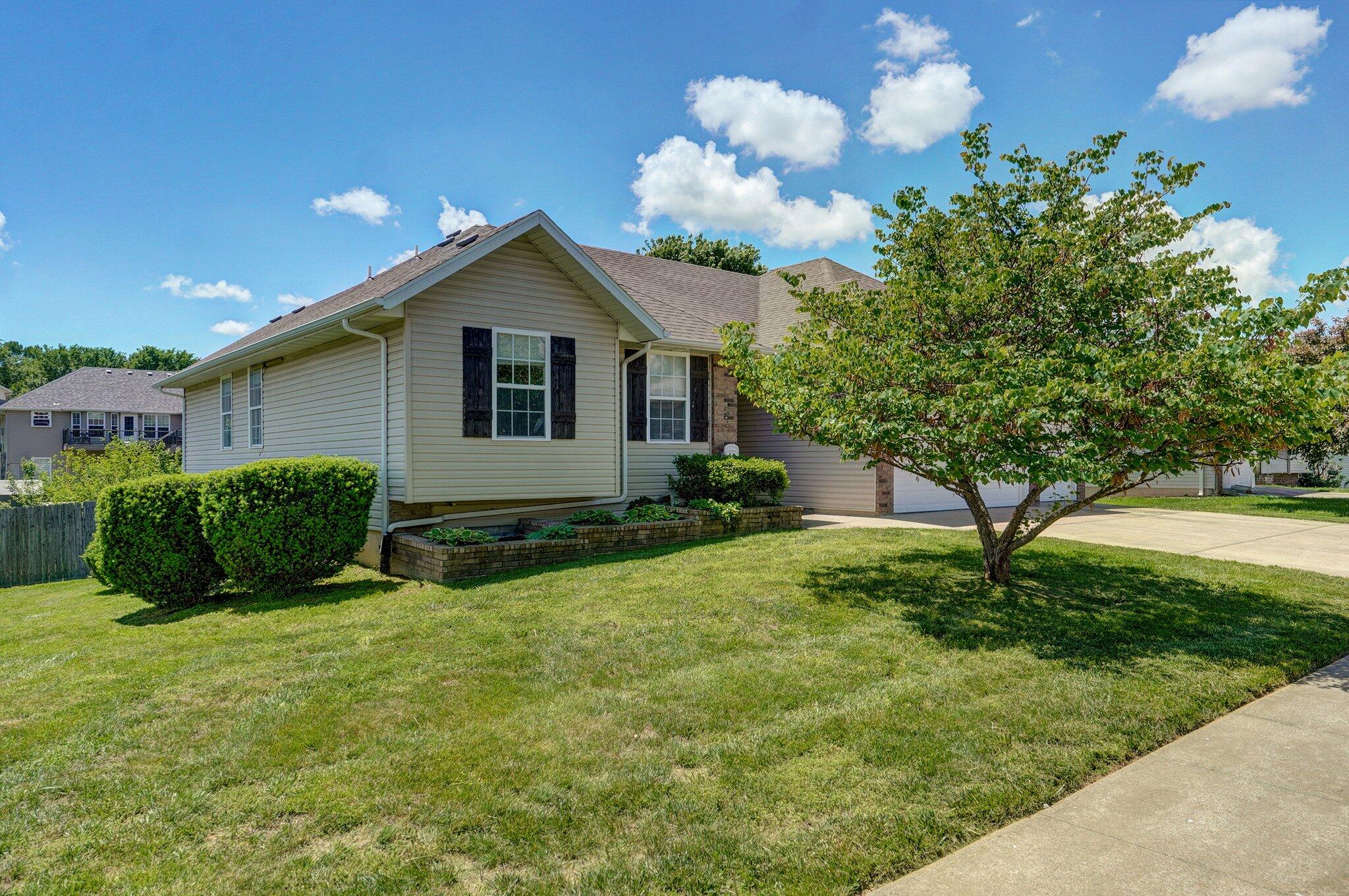 806 West Ridgecrest Street Property Photo