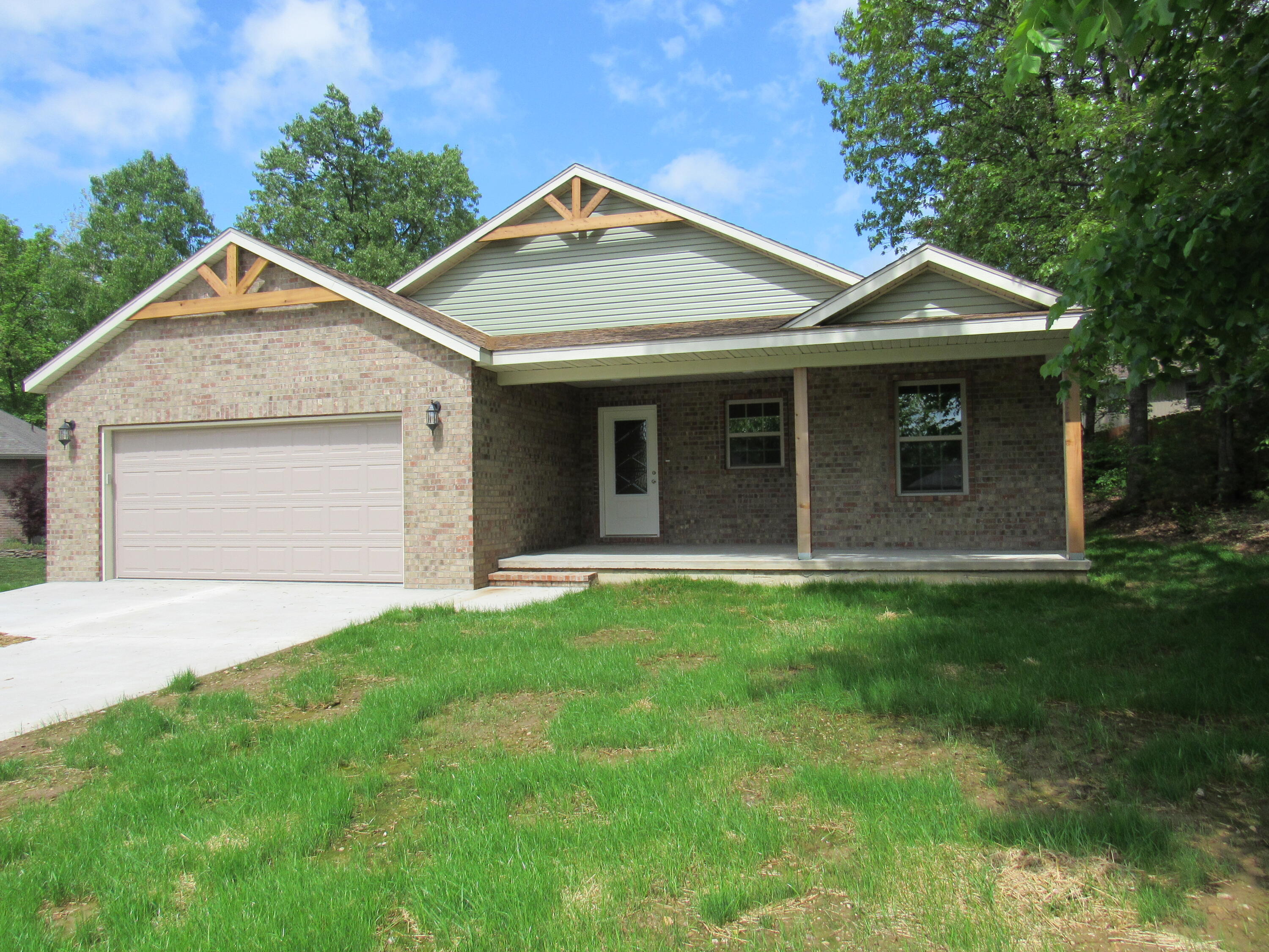 1560 Lacy Spring Drive Property Photo