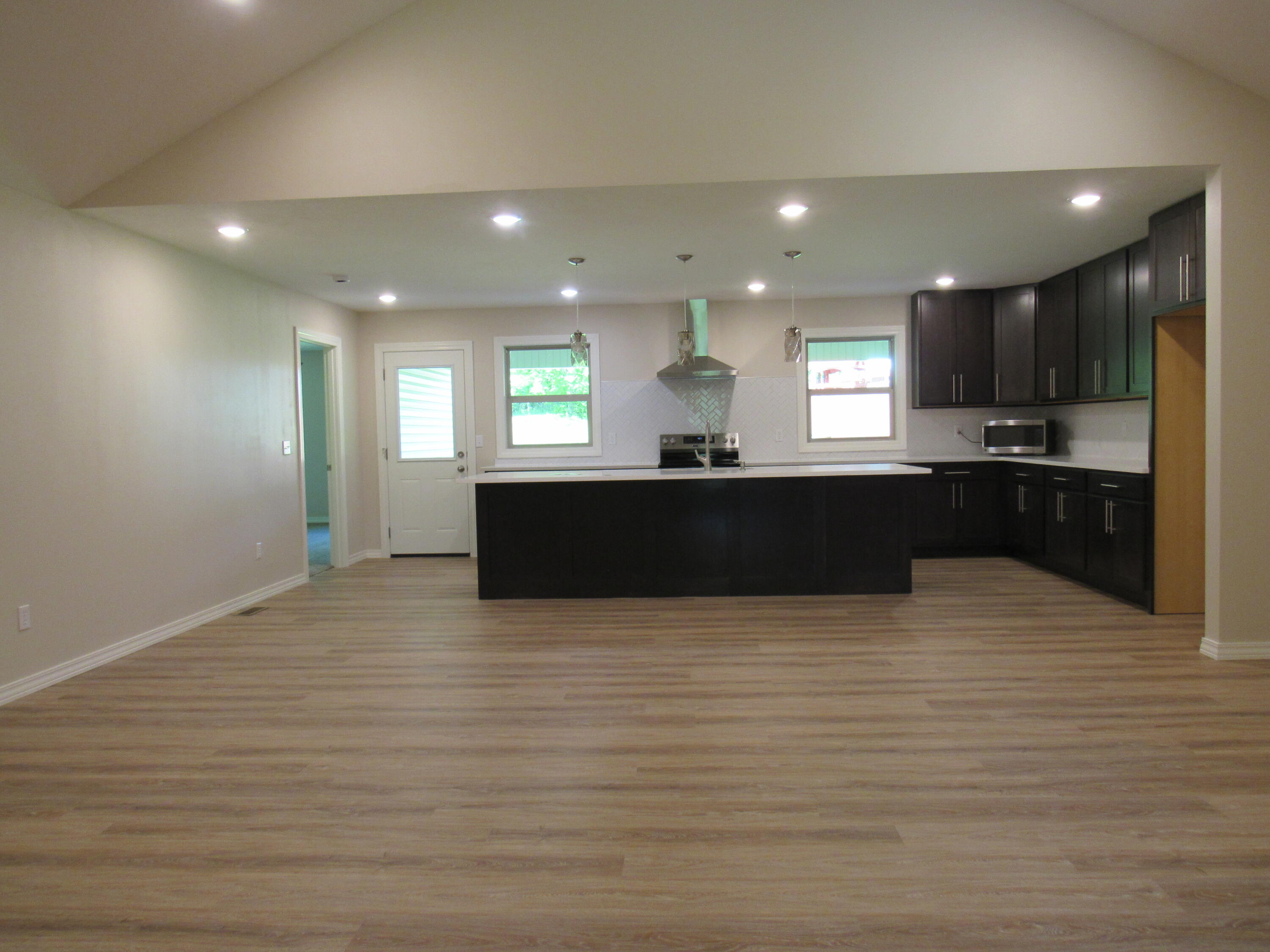 1560 Lacy Spring Drive Property Photo 7