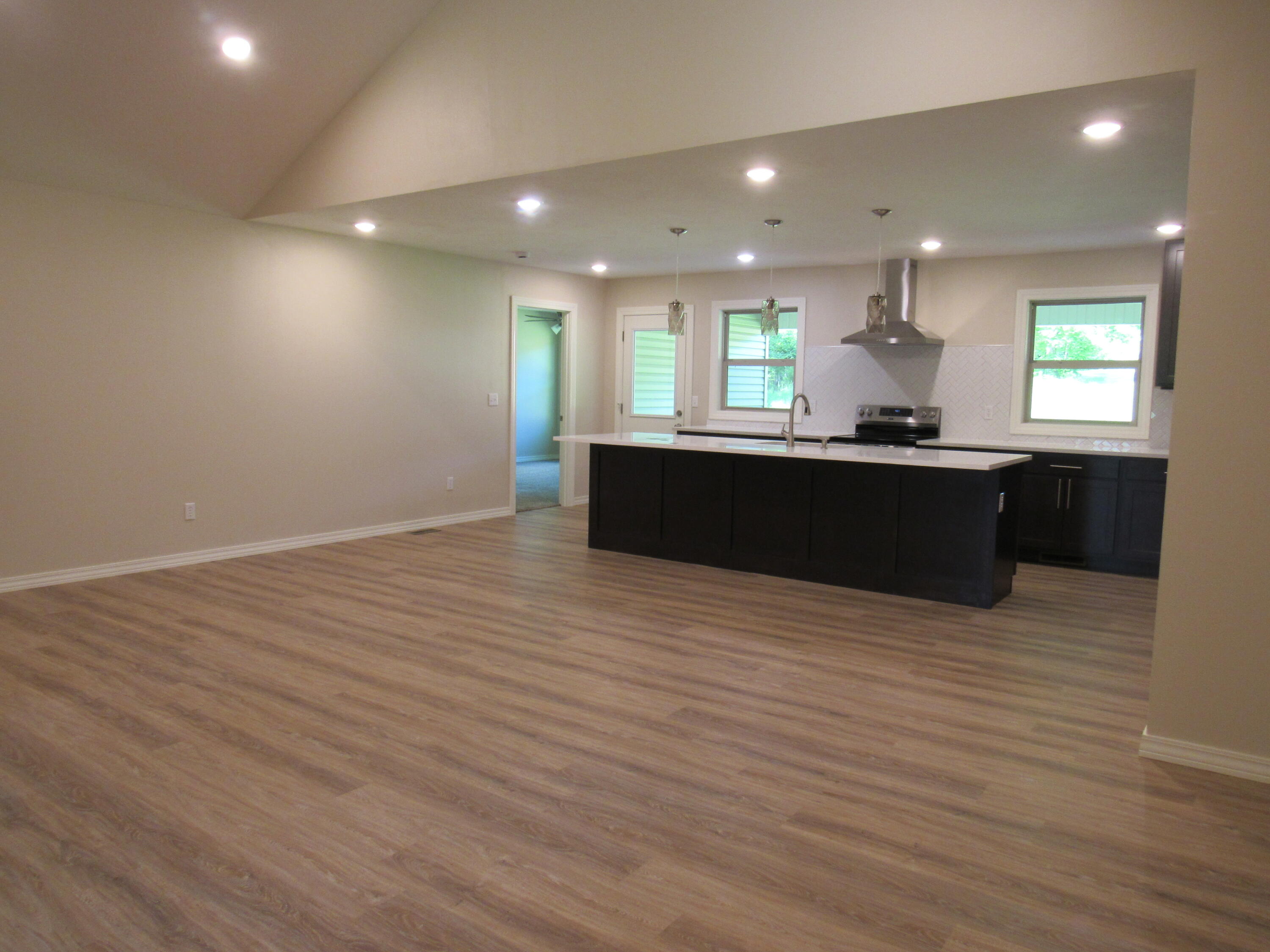1560 Lacy Spring Drive Property Photo 8