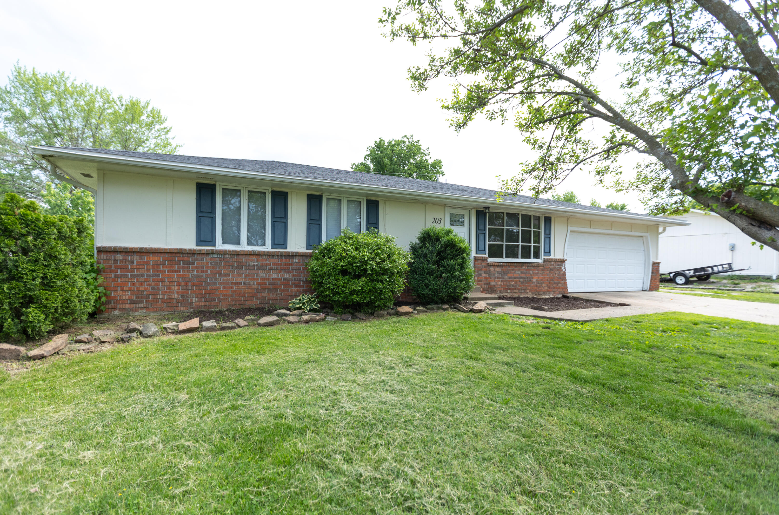 203 Ashley Street Property Photo