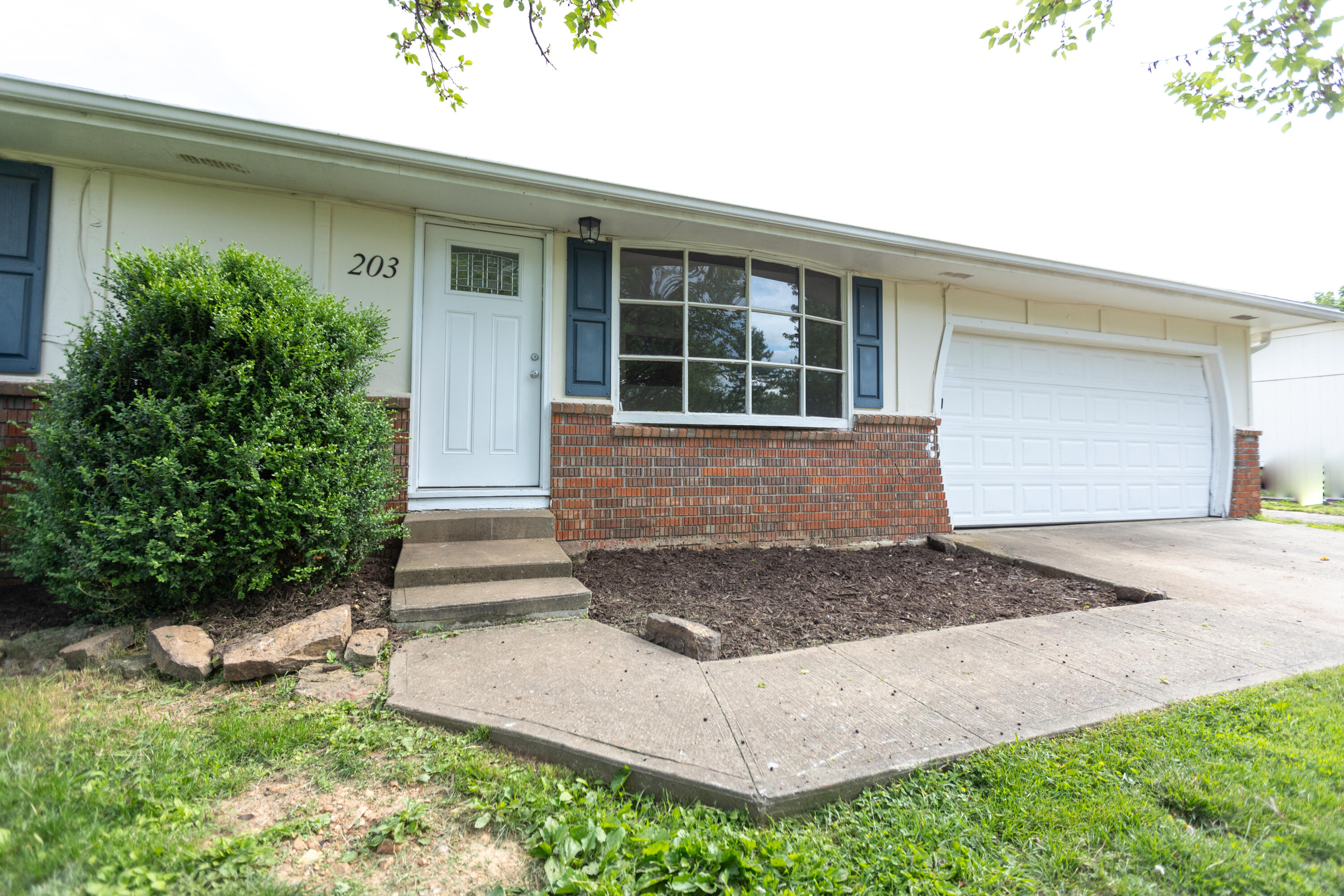 203 Ashley Street Property Photo 2