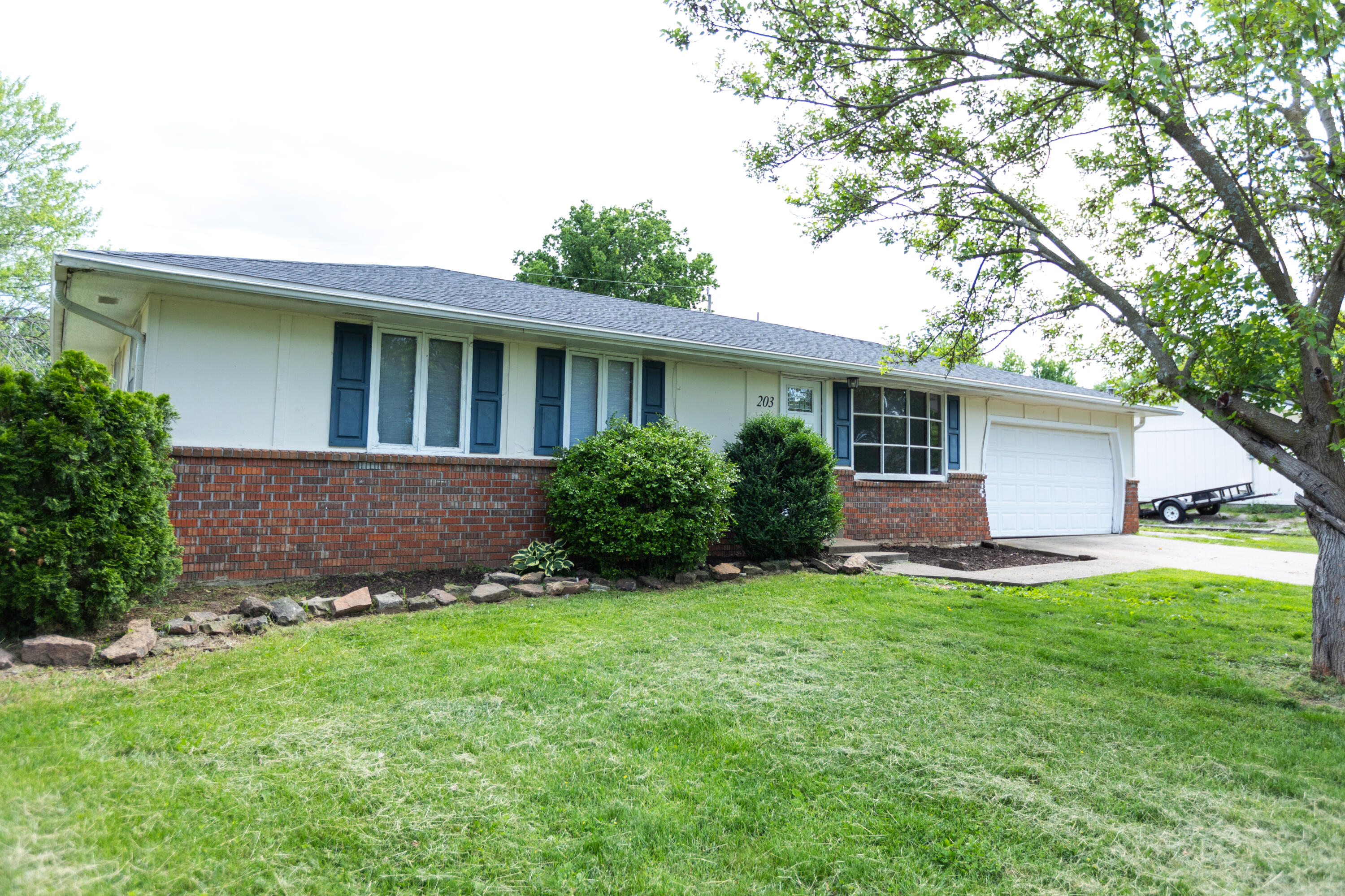 203 Ashley Street Property Photo 5