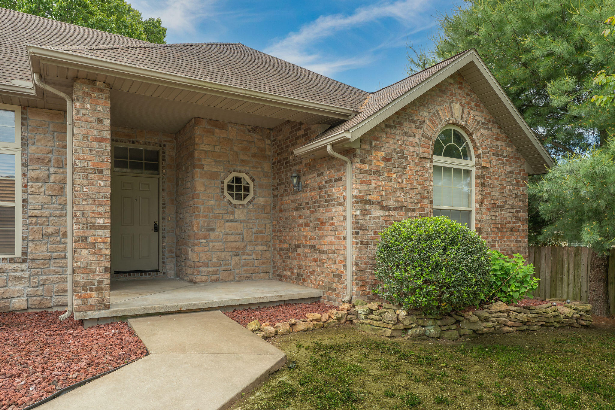1734 Timber Lane Property Photo 3