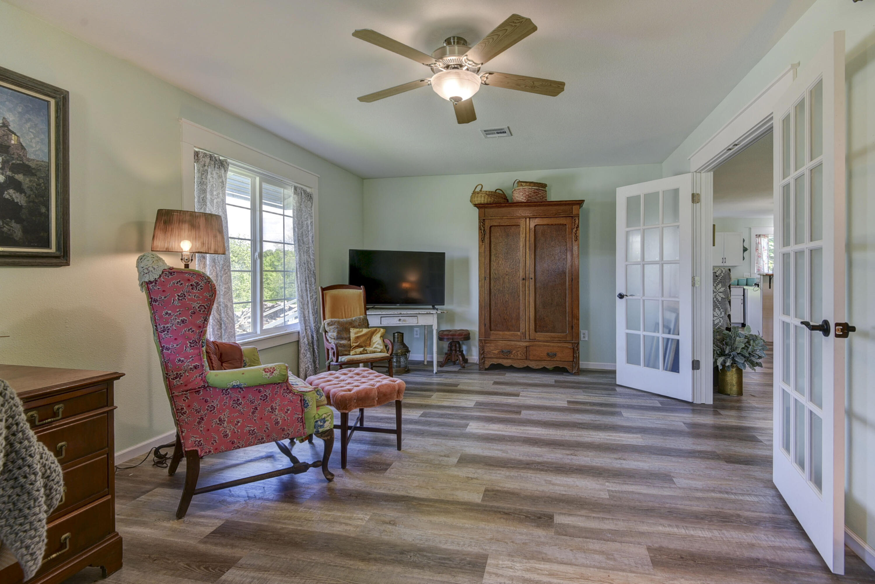 12030 Farm Road 1100 Property Photo 8