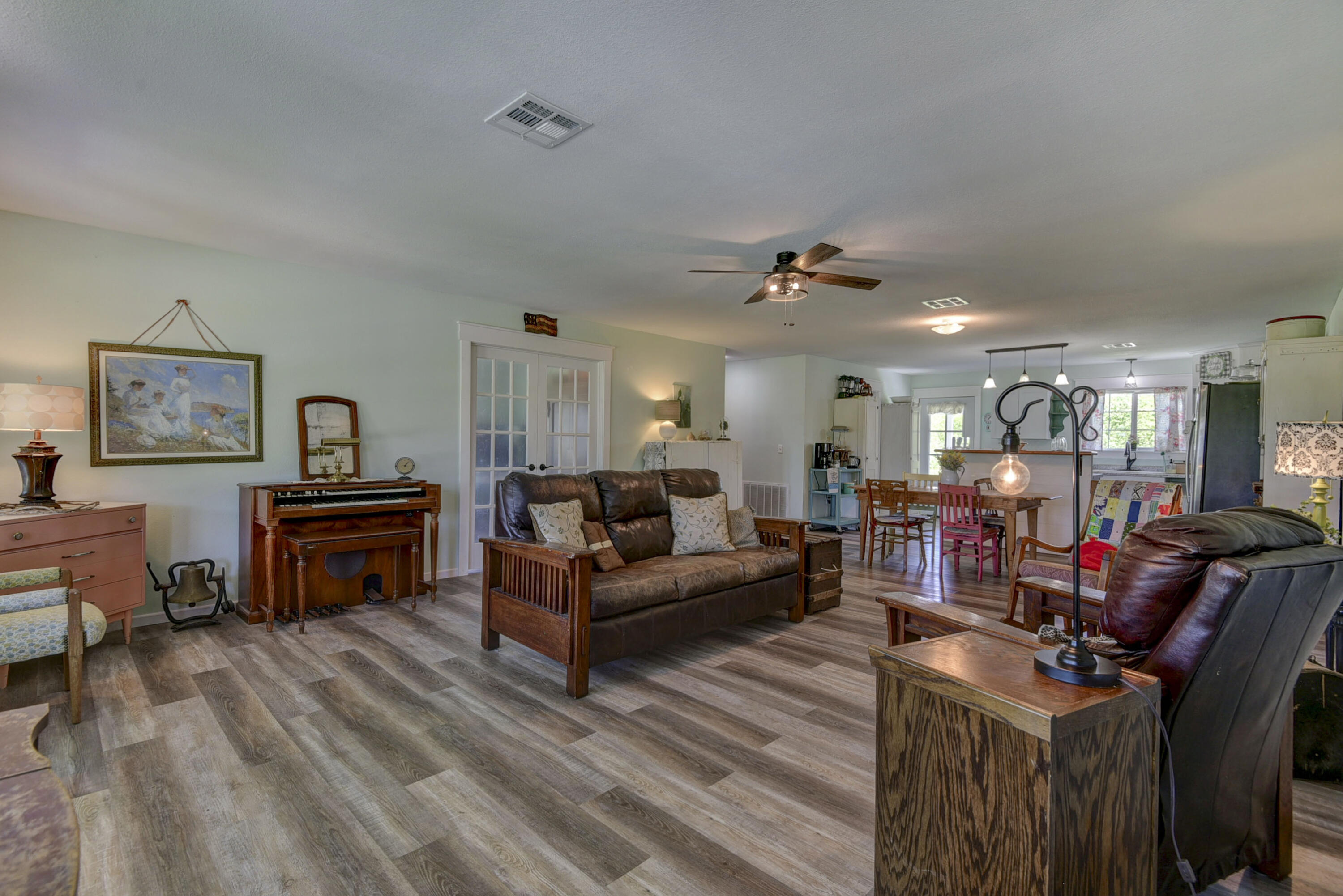 12030 Farm Road 1100 Property Photo 9