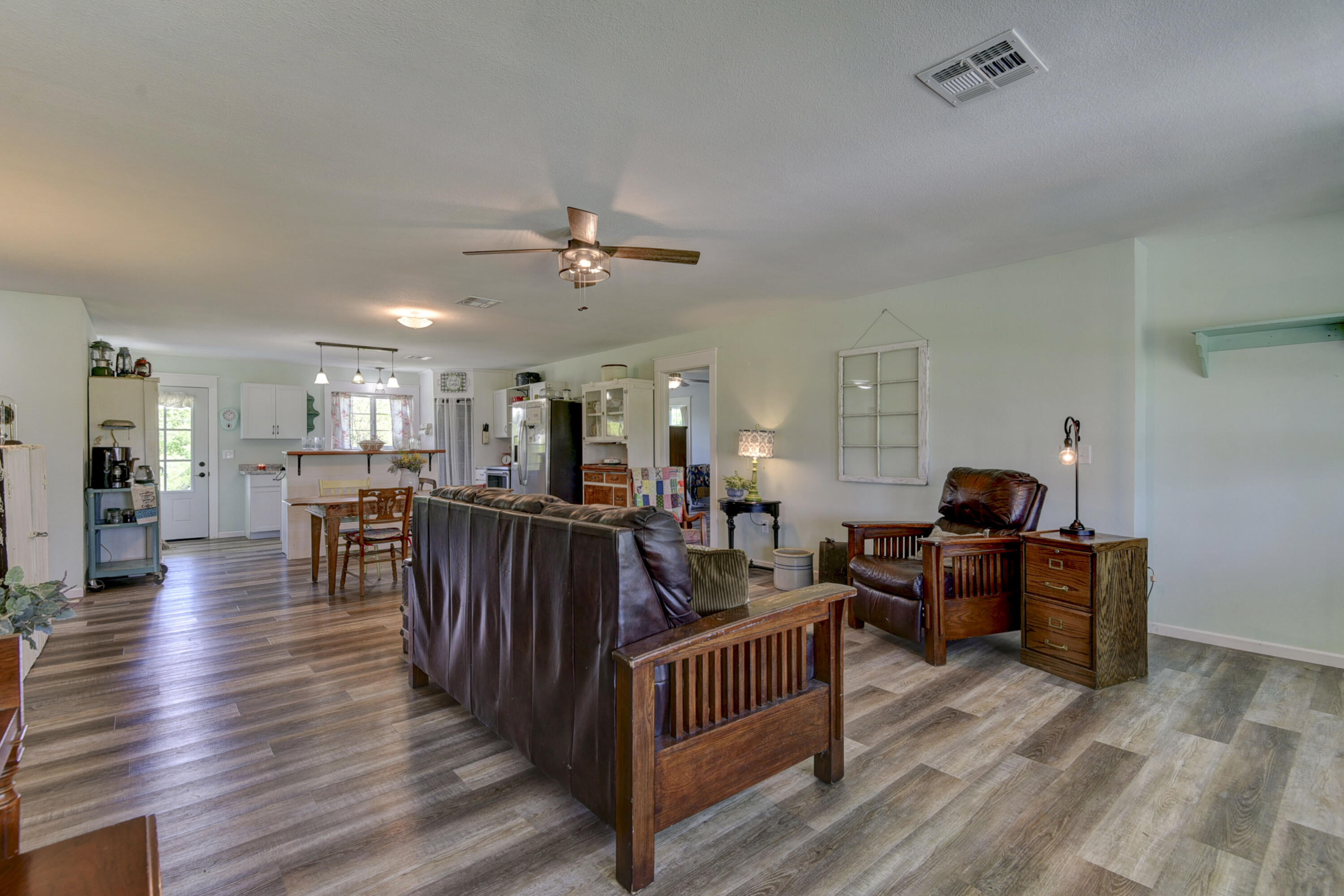12030 Farm Road 1100 Property Photo 10